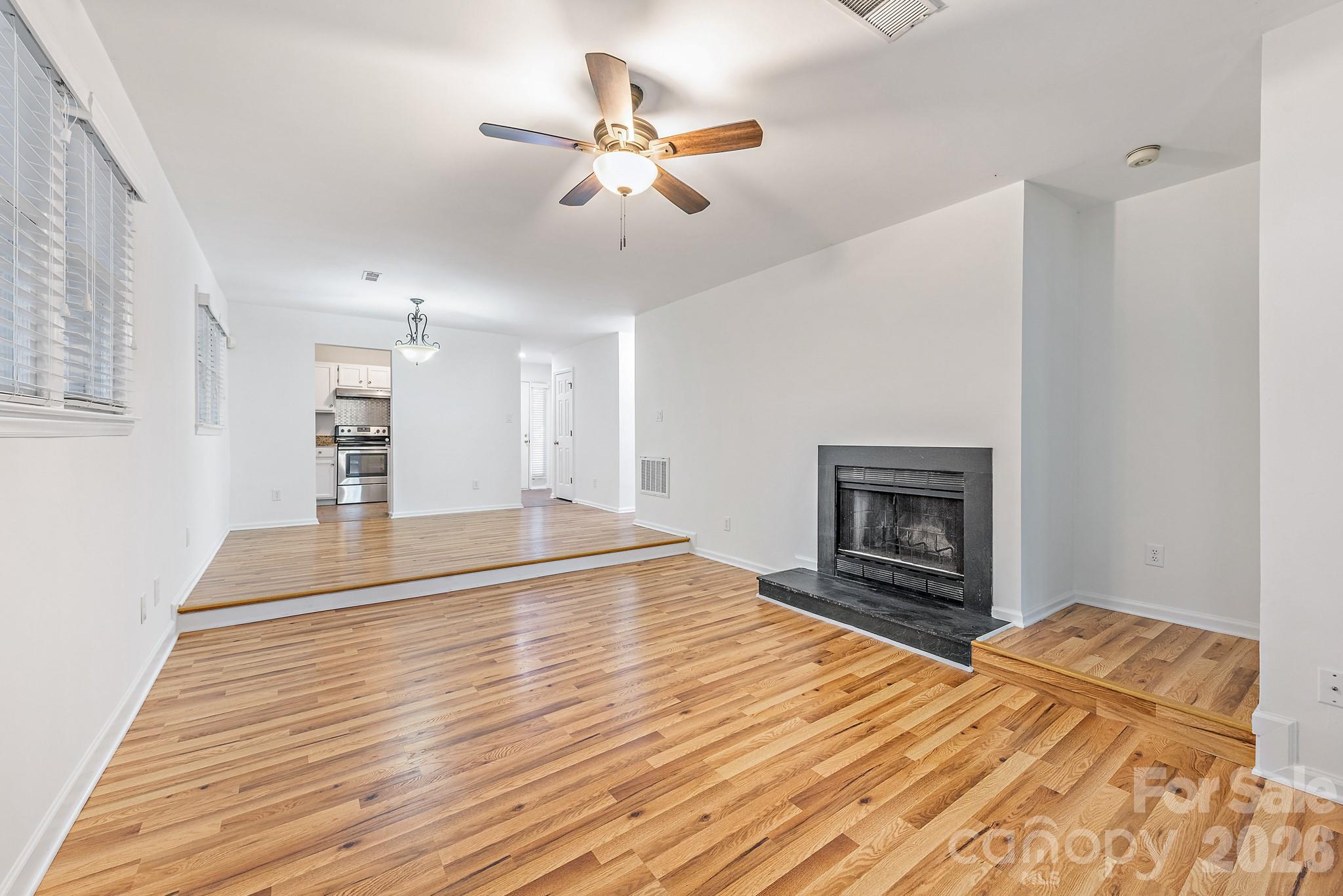 2715 Selwyn Avenue Unit: 34