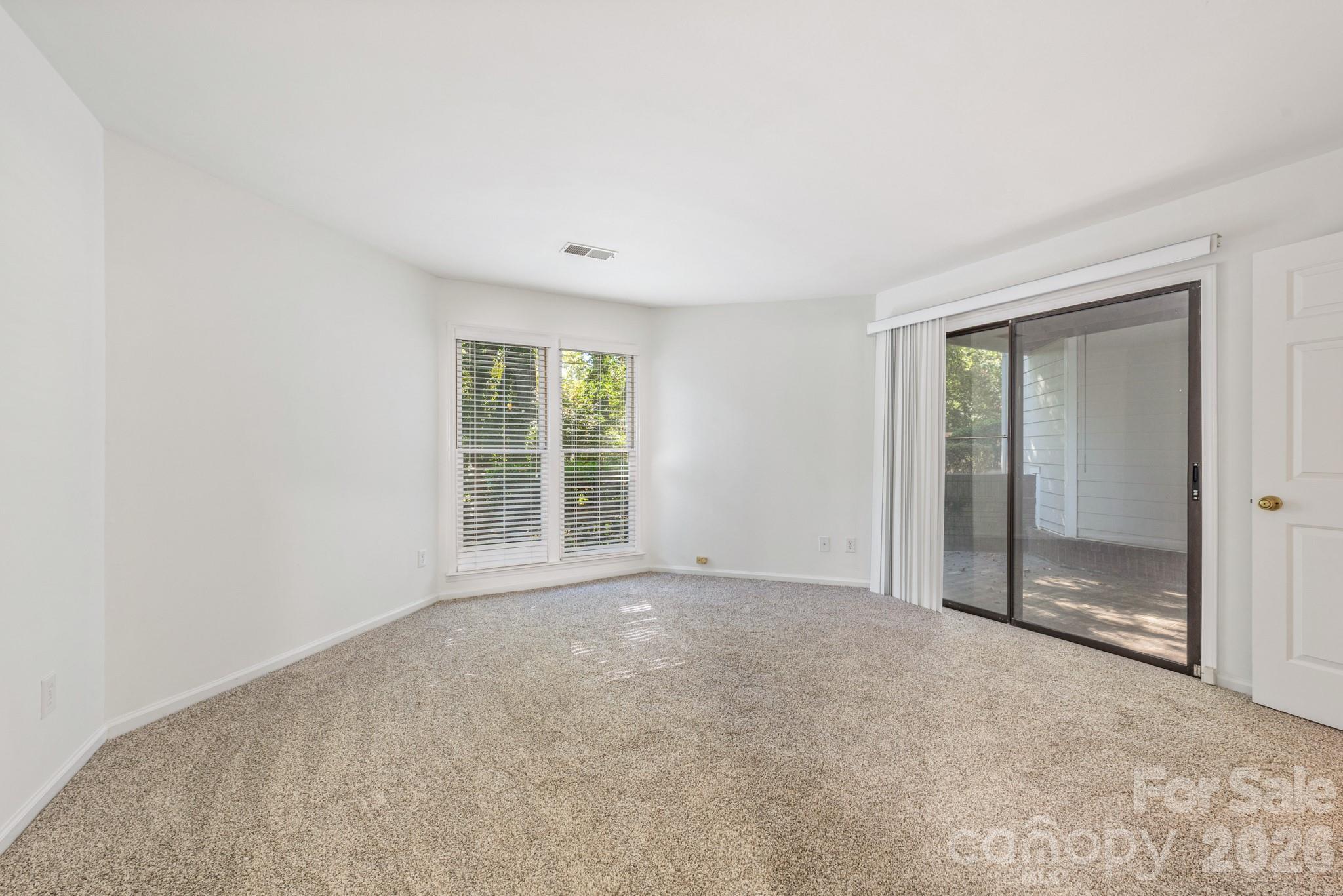 2715 Selwyn Avenue Unit: 34