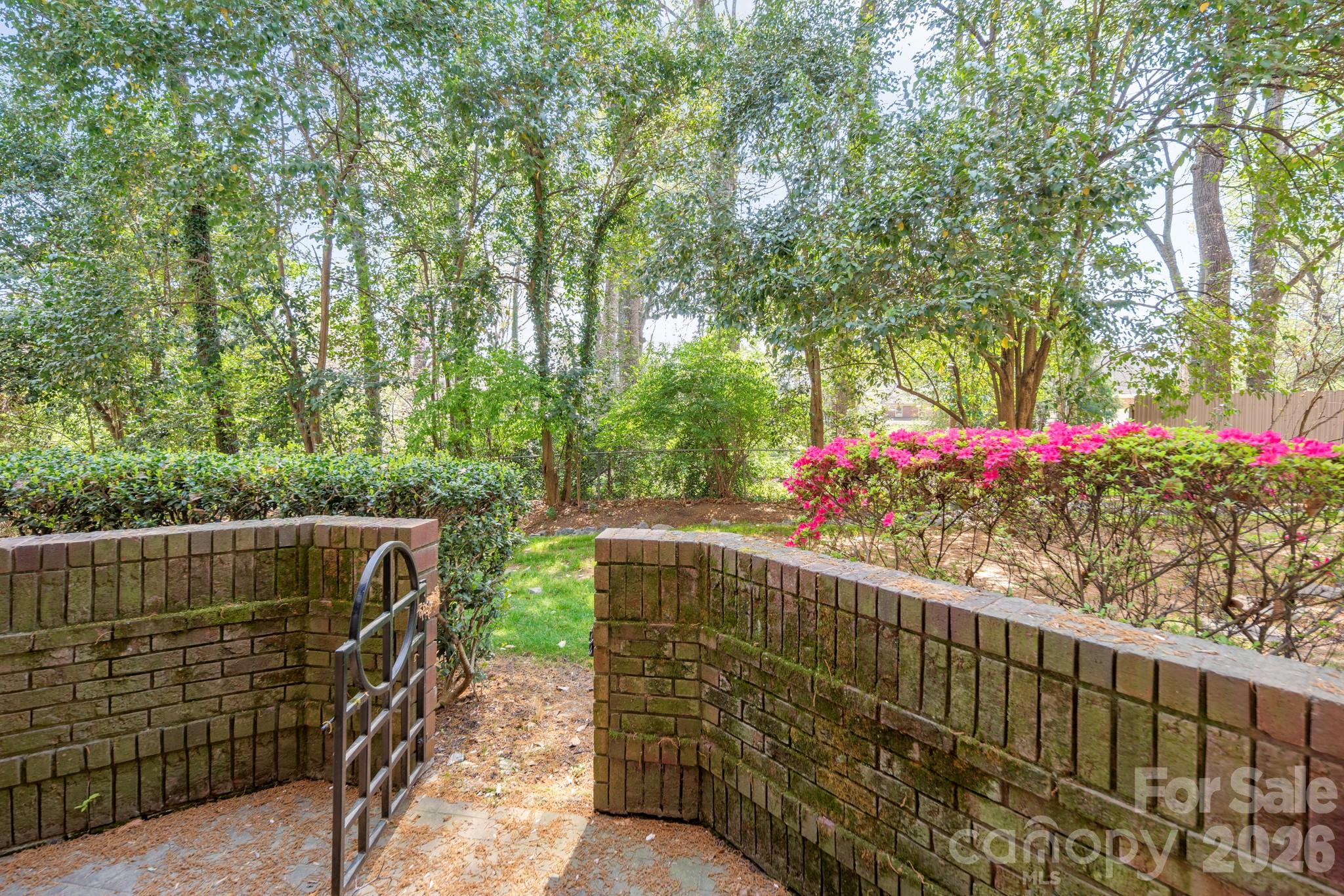 2715 Selwyn Avenue Unit: 34