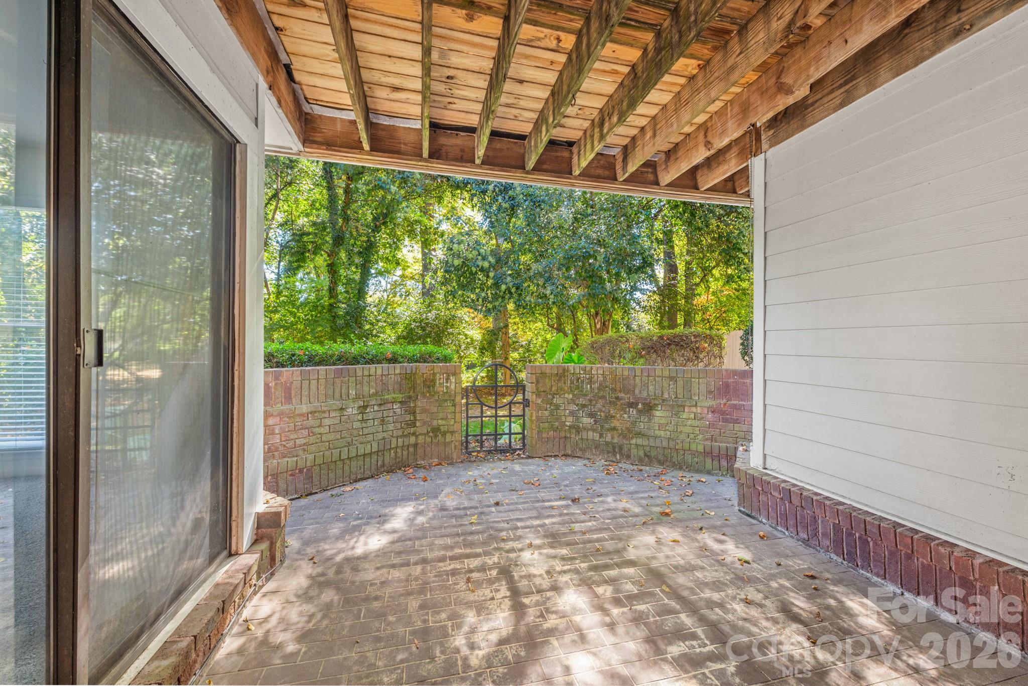 2715 Selwyn Avenue Unit: 34