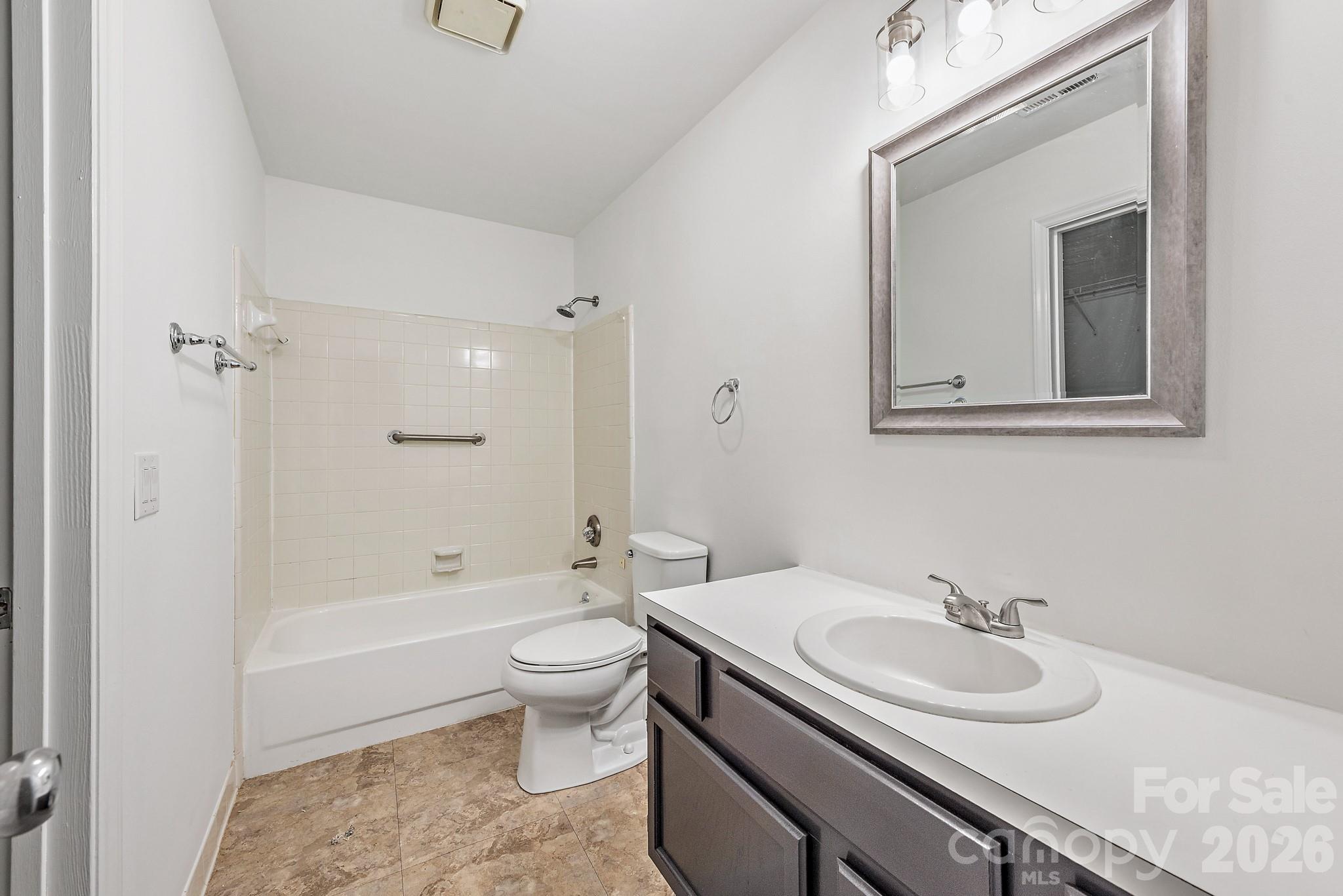 2715 Selwyn Avenue Unit: 34