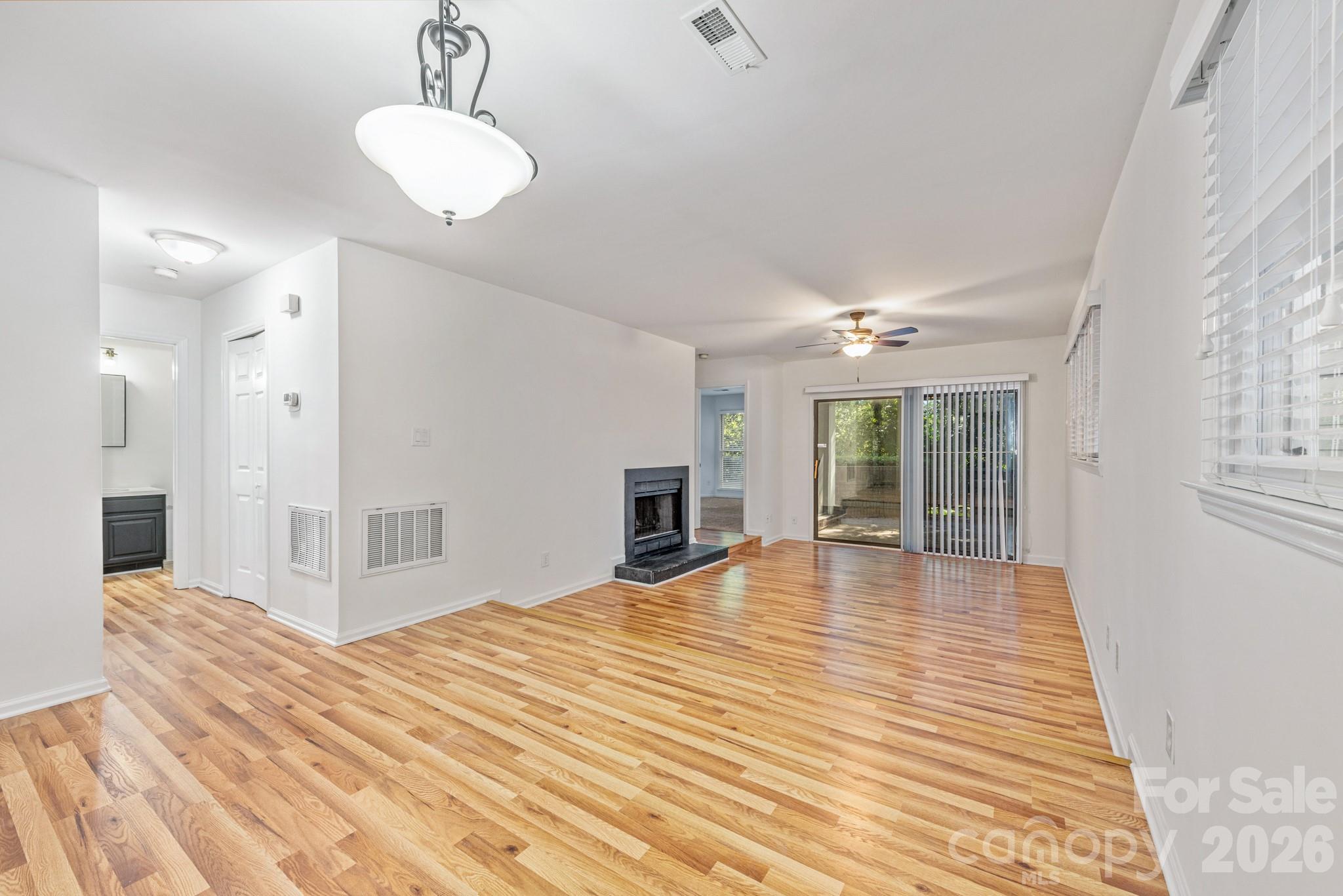 2715 Selwyn Avenue Unit: 34