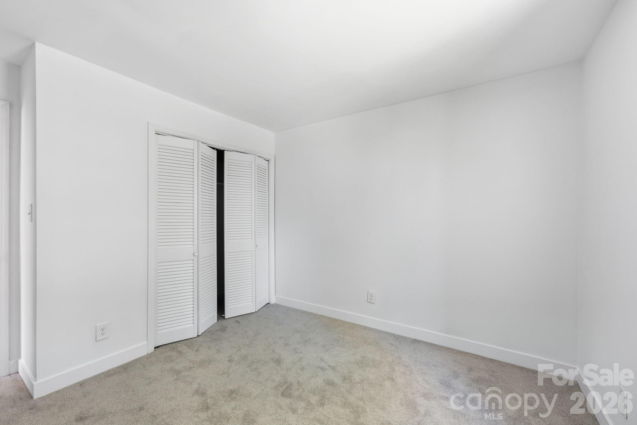 8005 Regent Park Lane