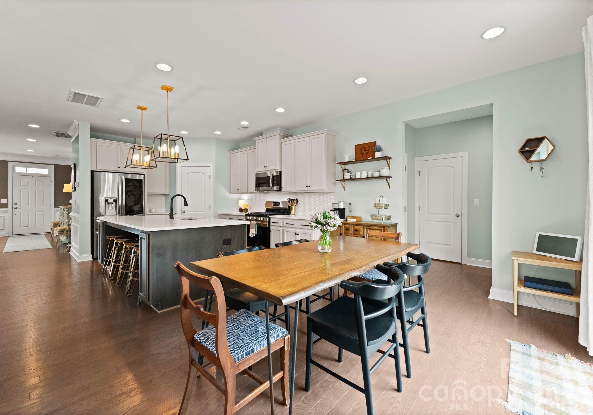 1102 Thessallian Lane