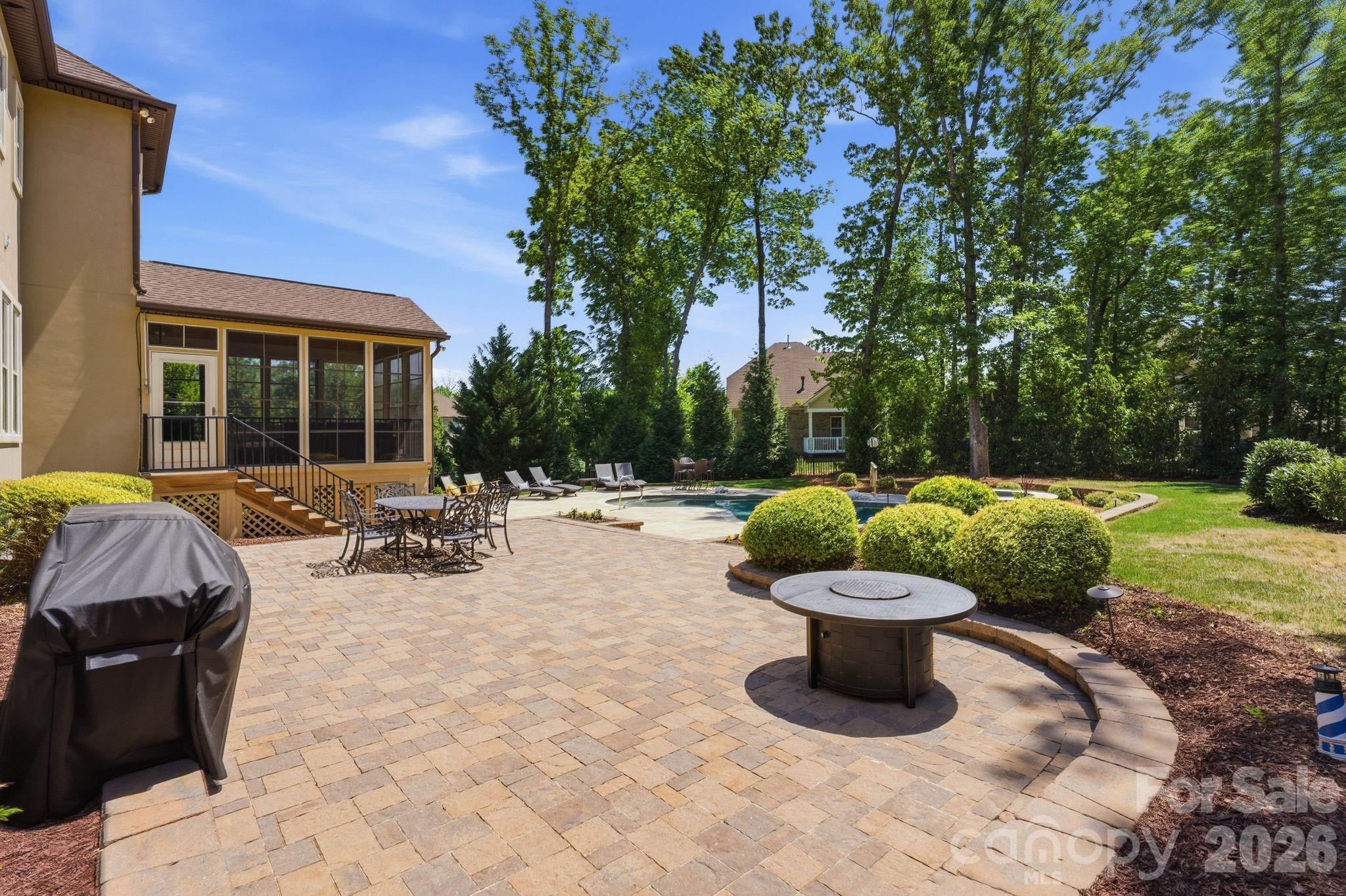 1414 Smoketree Court