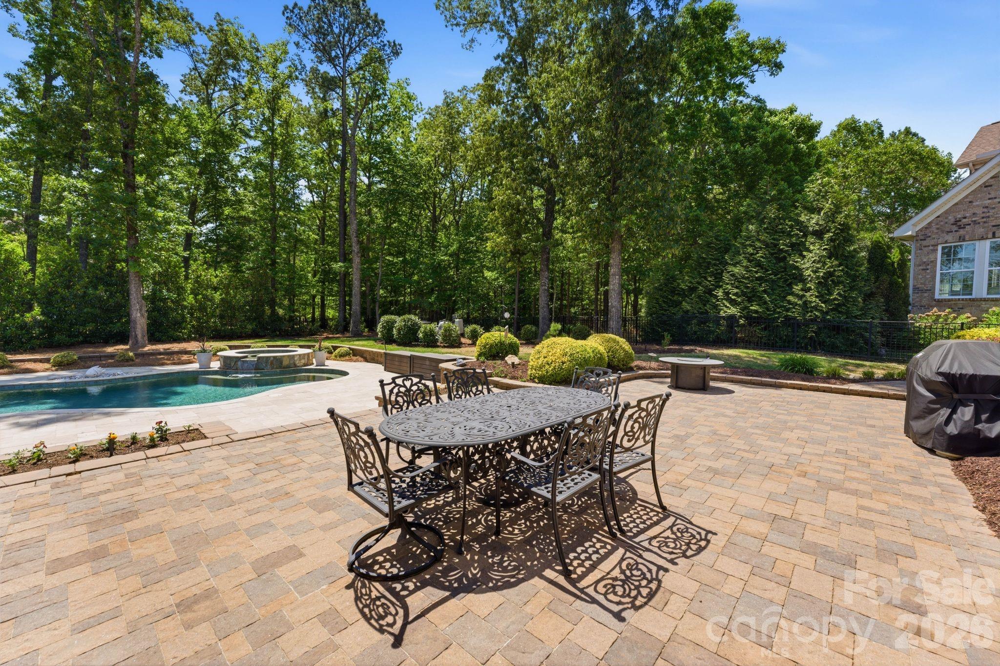 1414 Smoketree Court