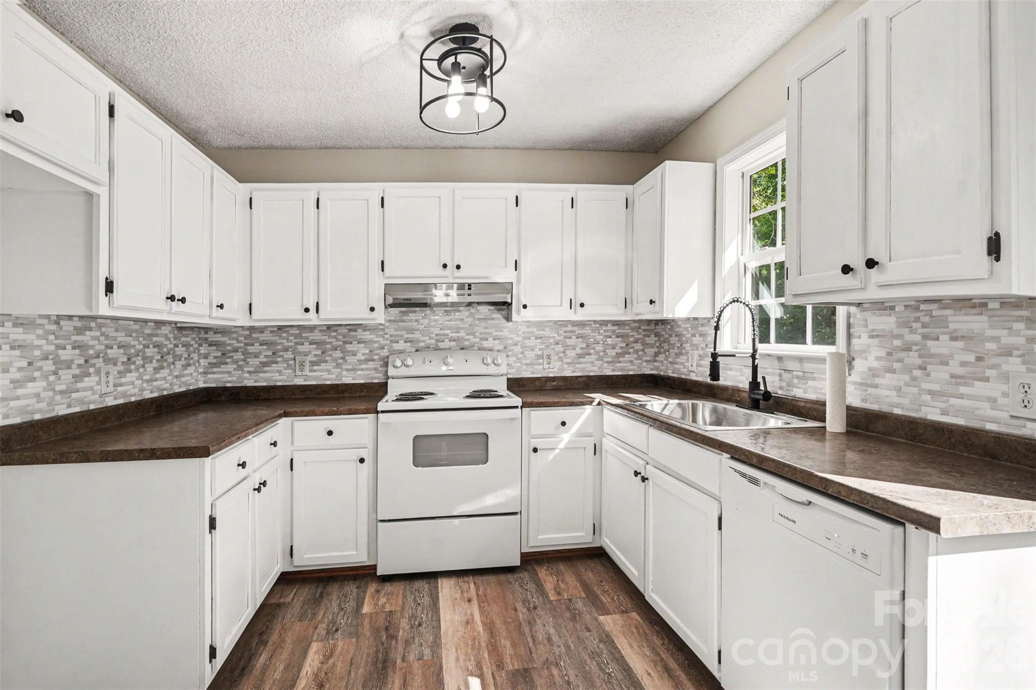 112 Ridgewood Drive