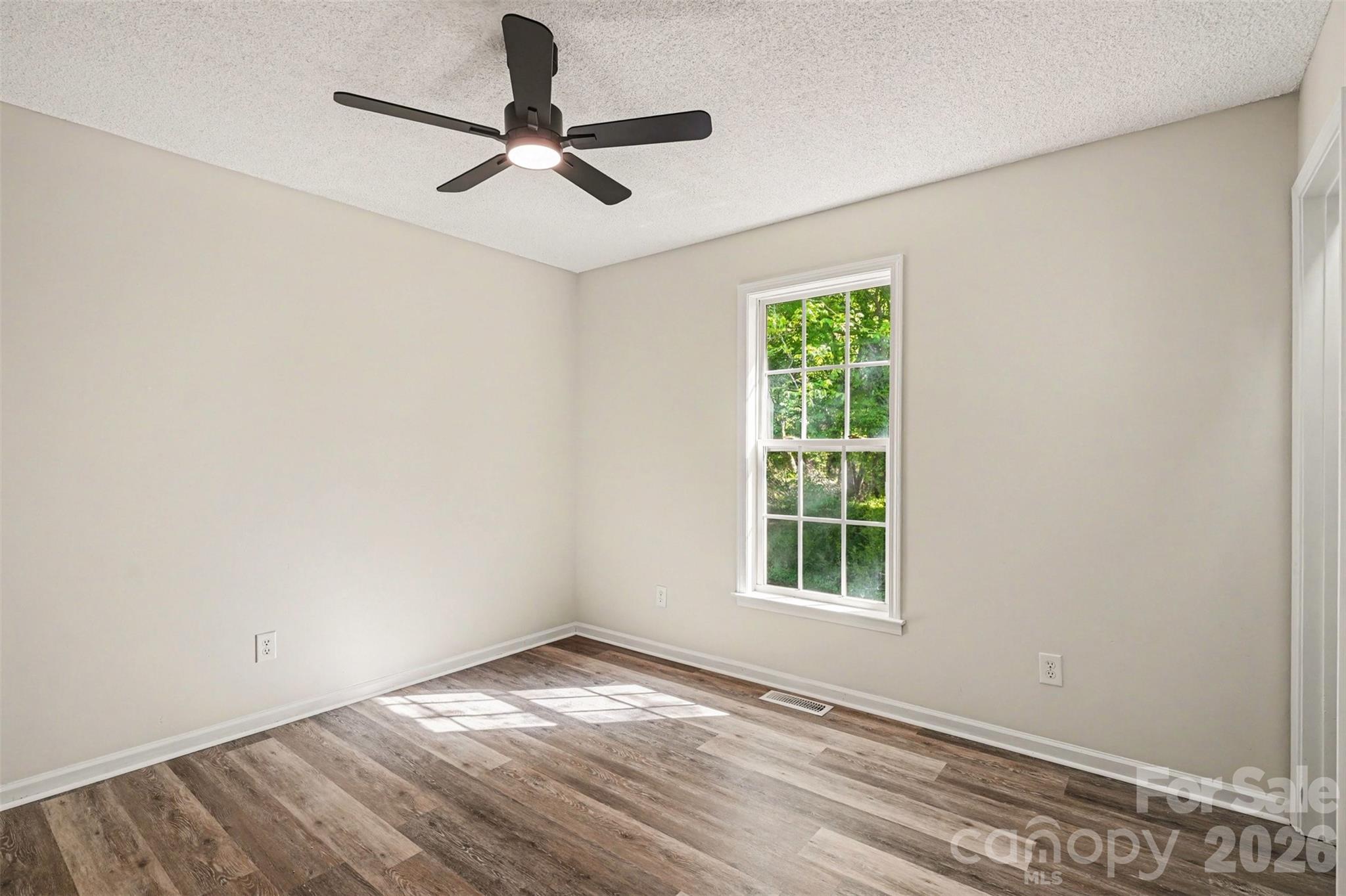 112 Ridgewood Drive