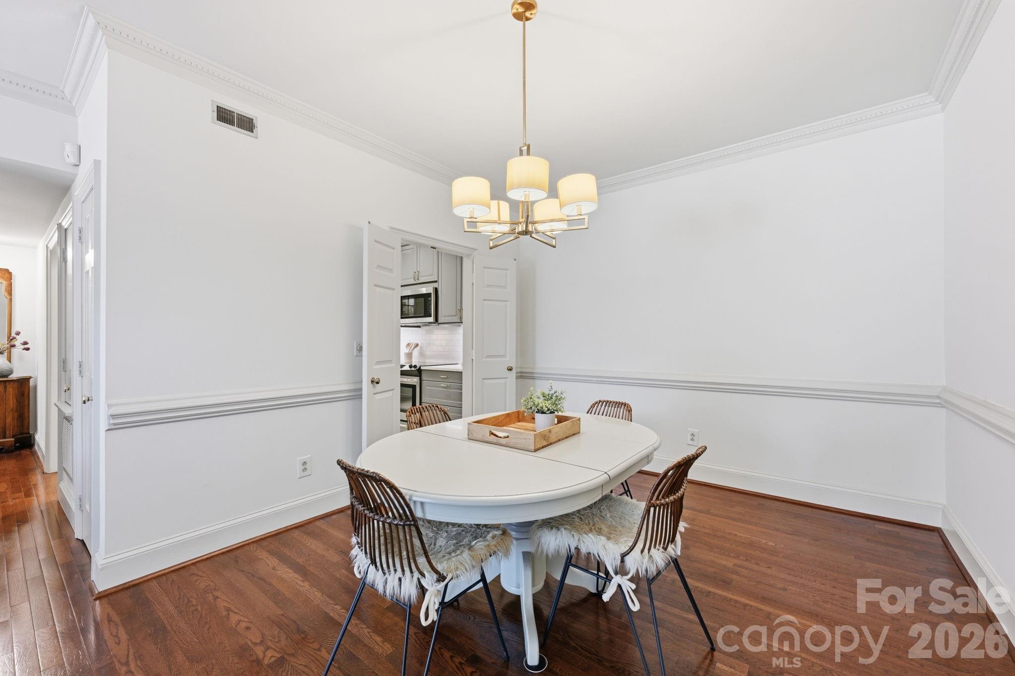 2440 Selwyn Avenue Unit: B
