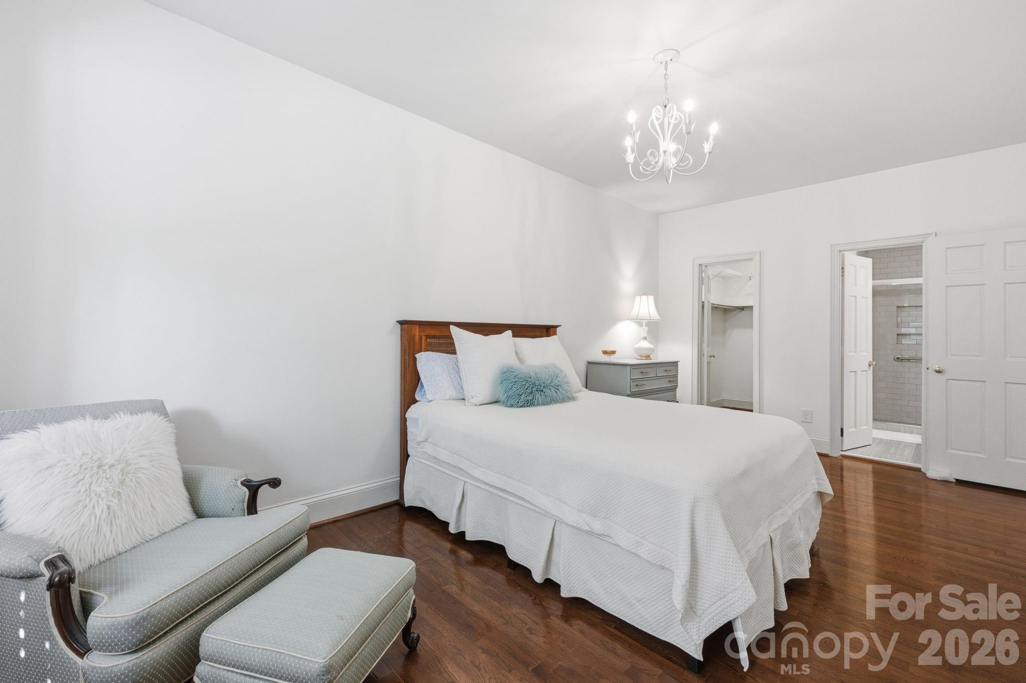 2440 Selwyn Avenue Unit: B