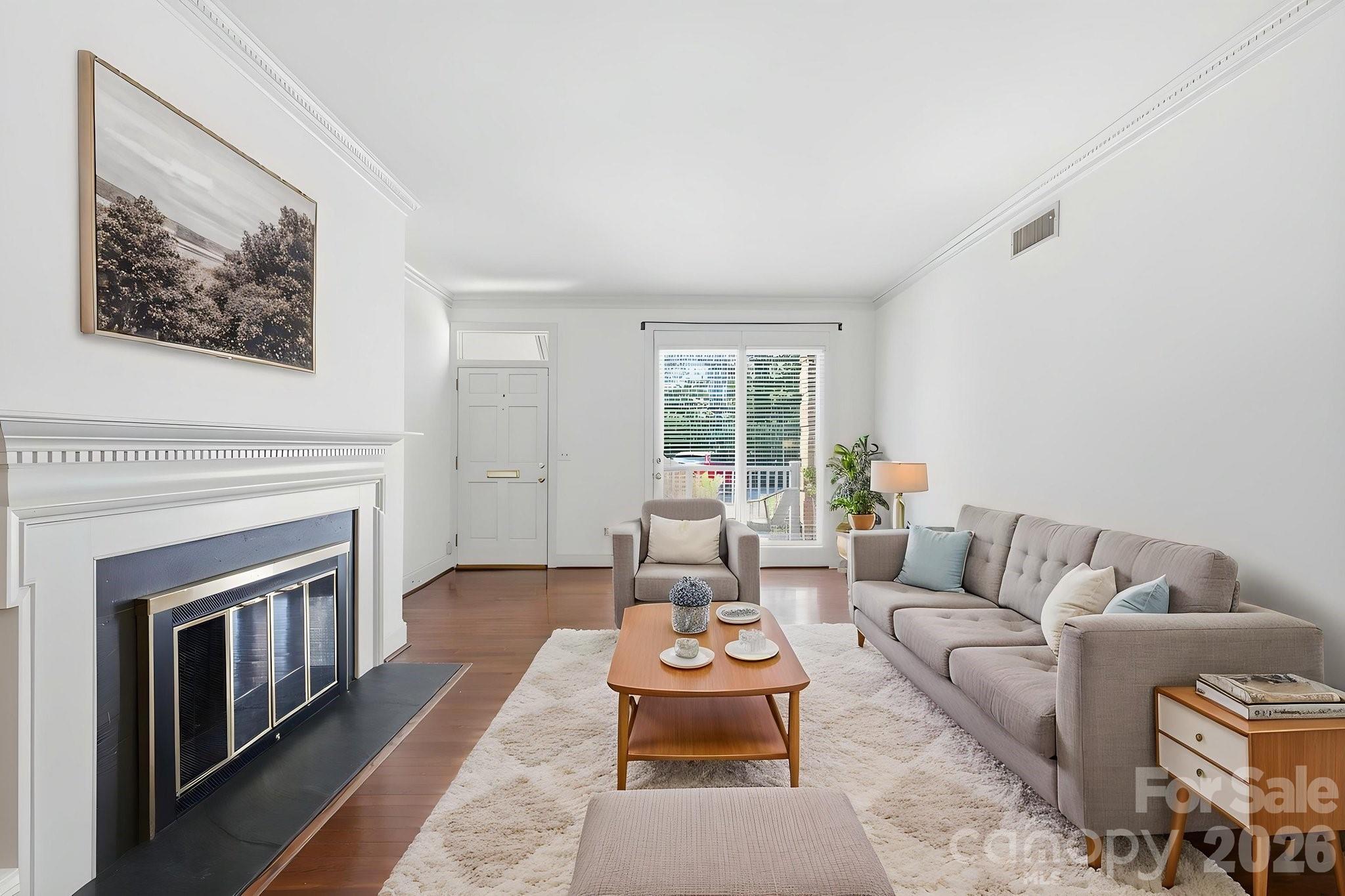 2440 Selwyn Avenue Unit: B