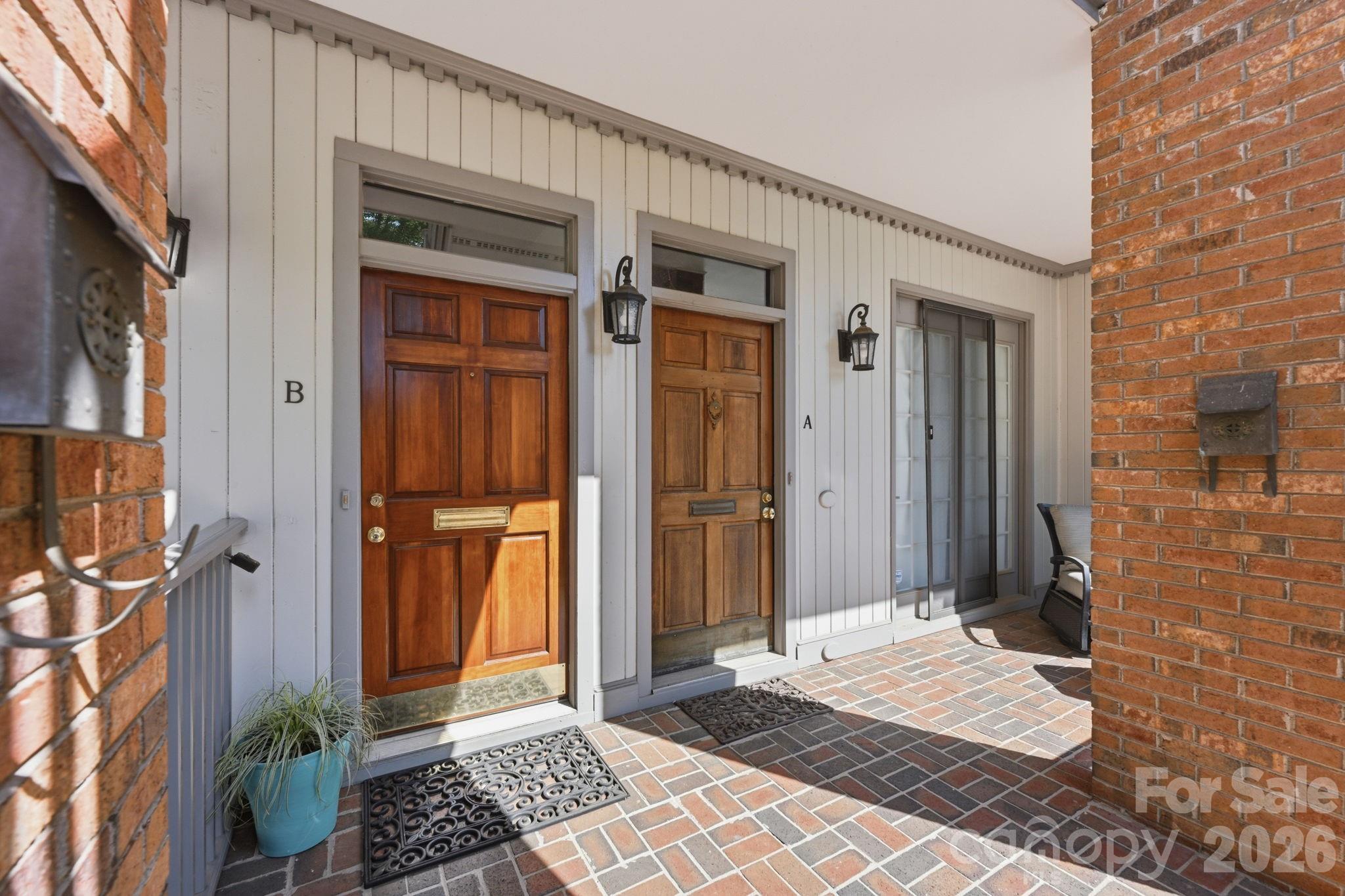 2440 Selwyn Avenue Unit: B