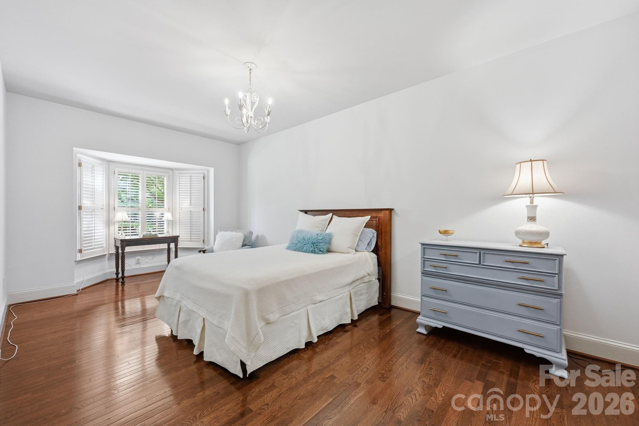 2440 Selwyn Avenue Unit: B