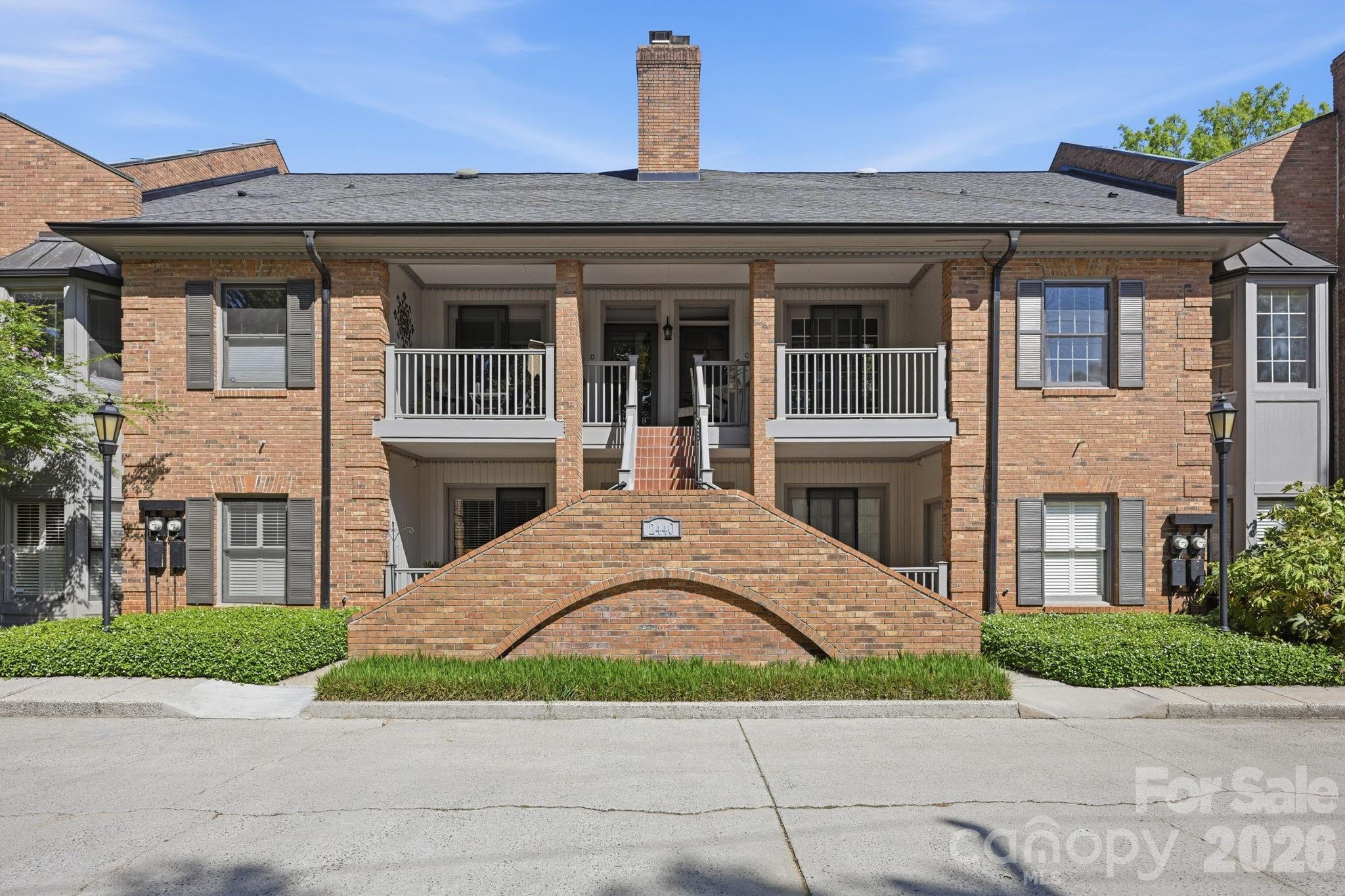 2440 Selwyn Avenue Unit: B