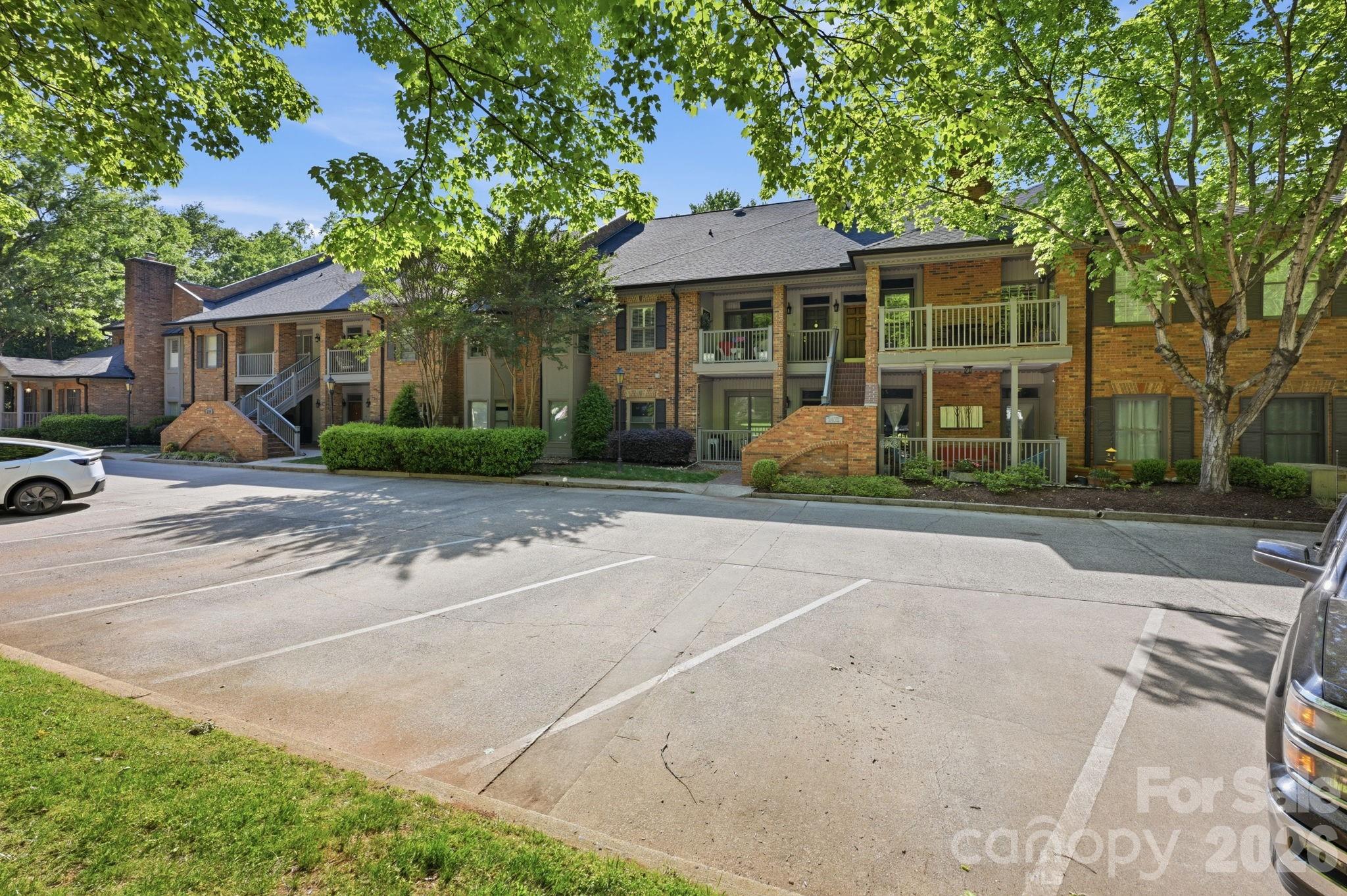 2440 Selwyn Avenue Unit: B