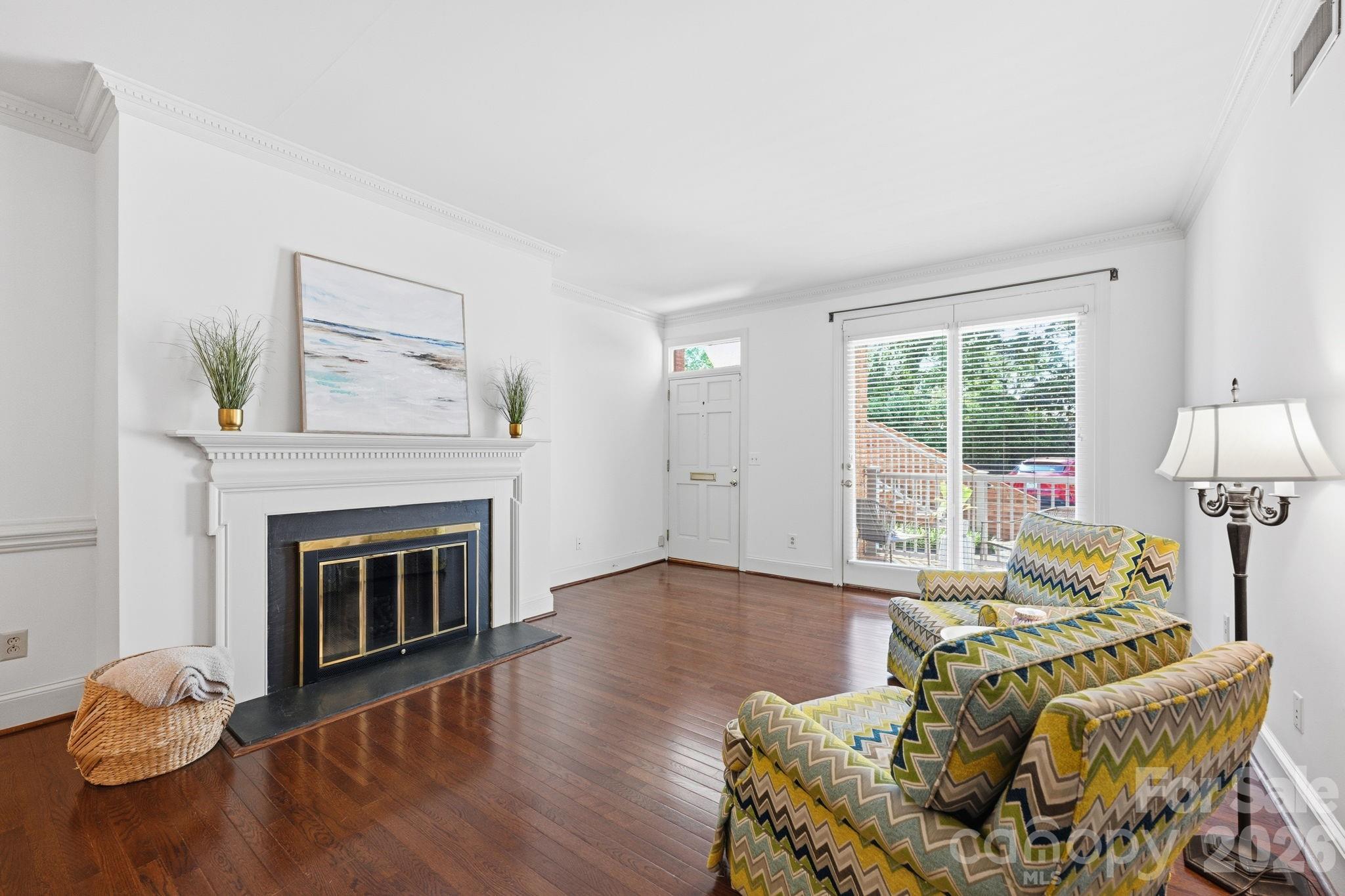2440 Selwyn Avenue Unit: B