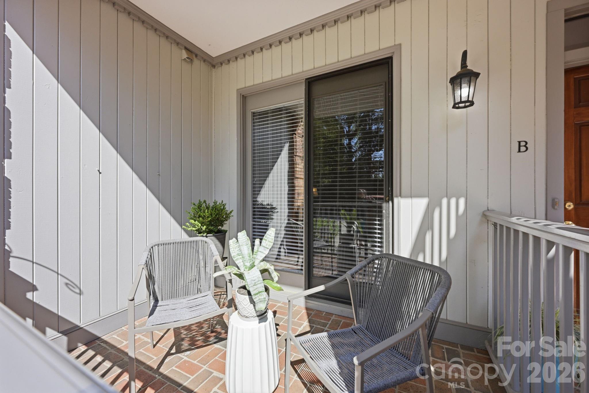 2440 Selwyn Avenue Unit: B