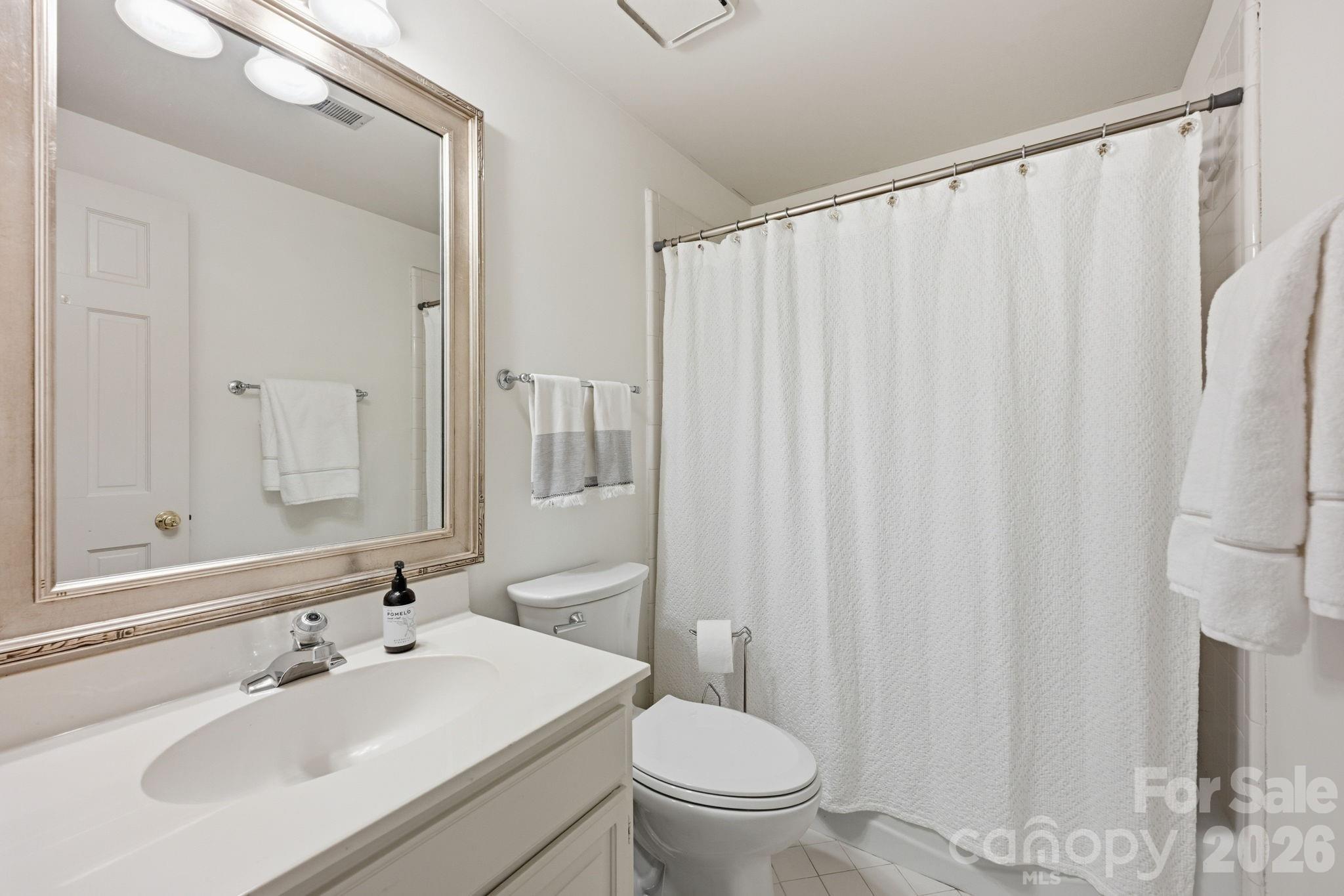 2440 Selwyn Avenue Unit: B