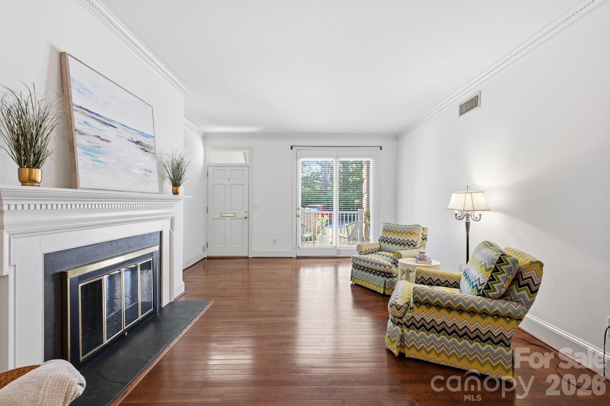 2440 Selwyn Avenue Unit: B
