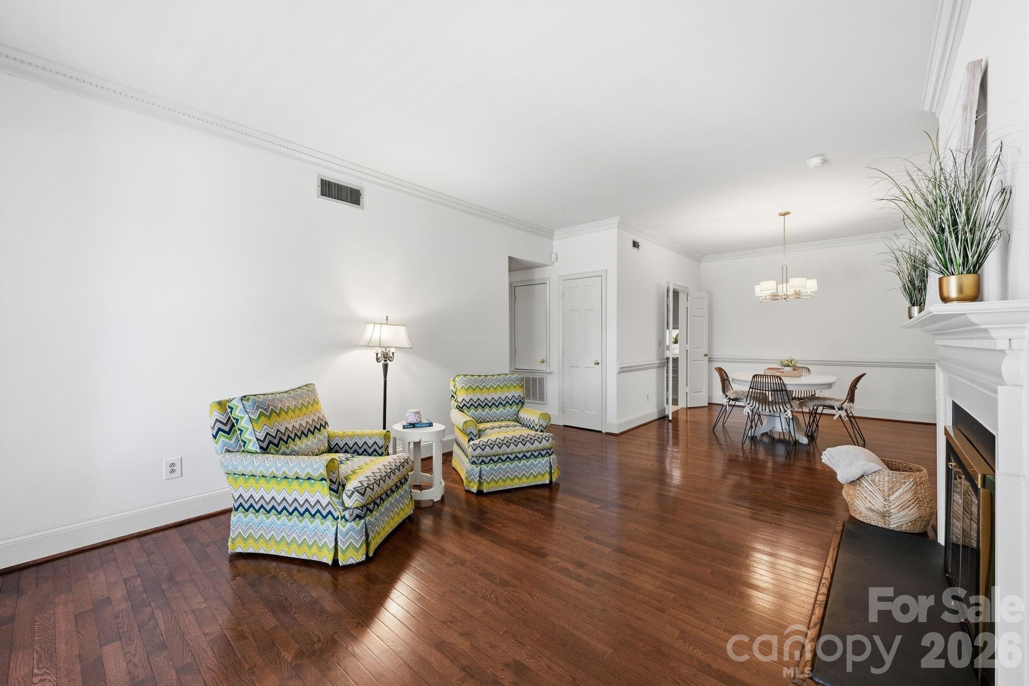 2440 Selwyn Avenue Unit: B