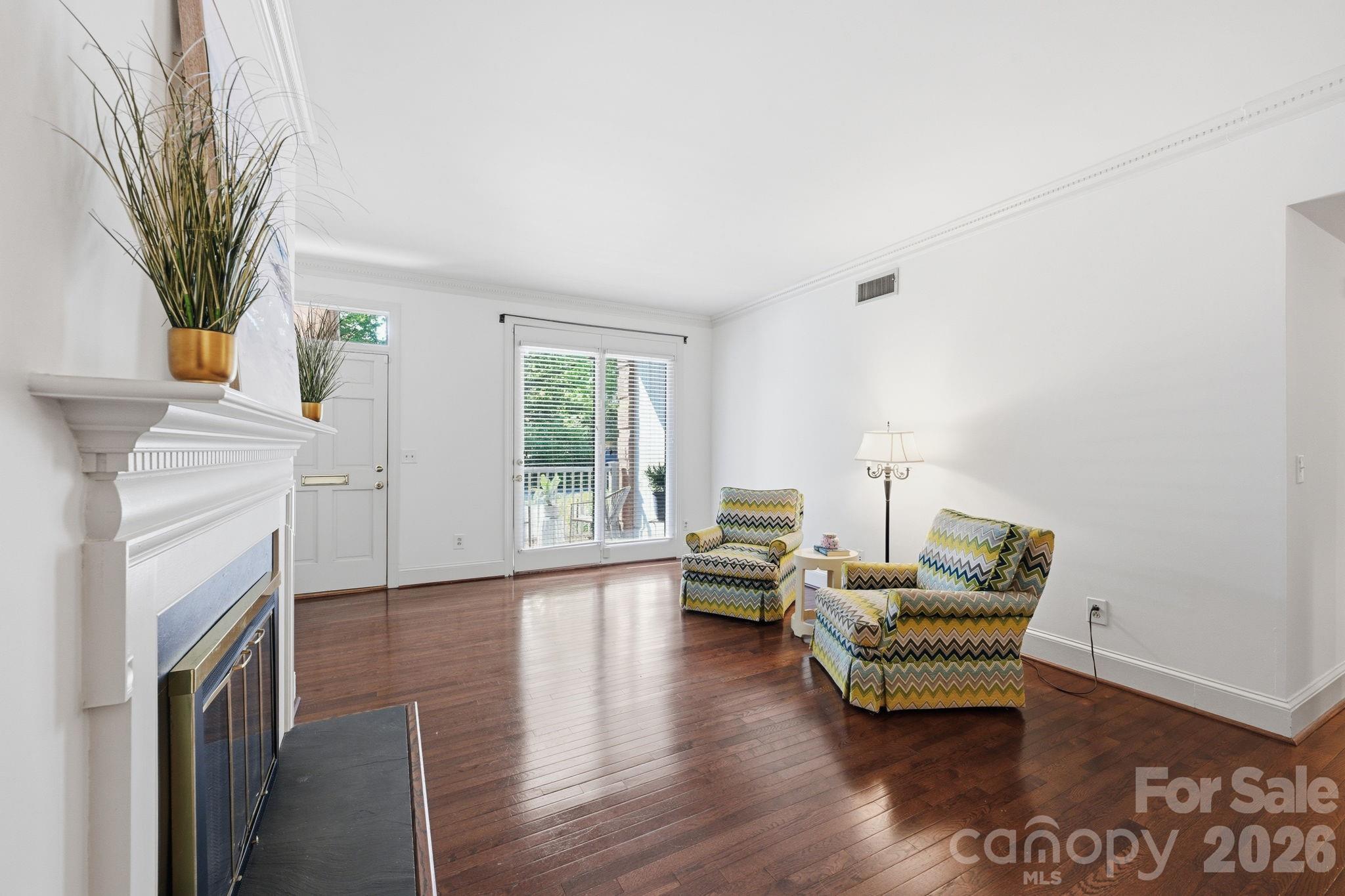 2440 Selwyn Avenue Unit: B