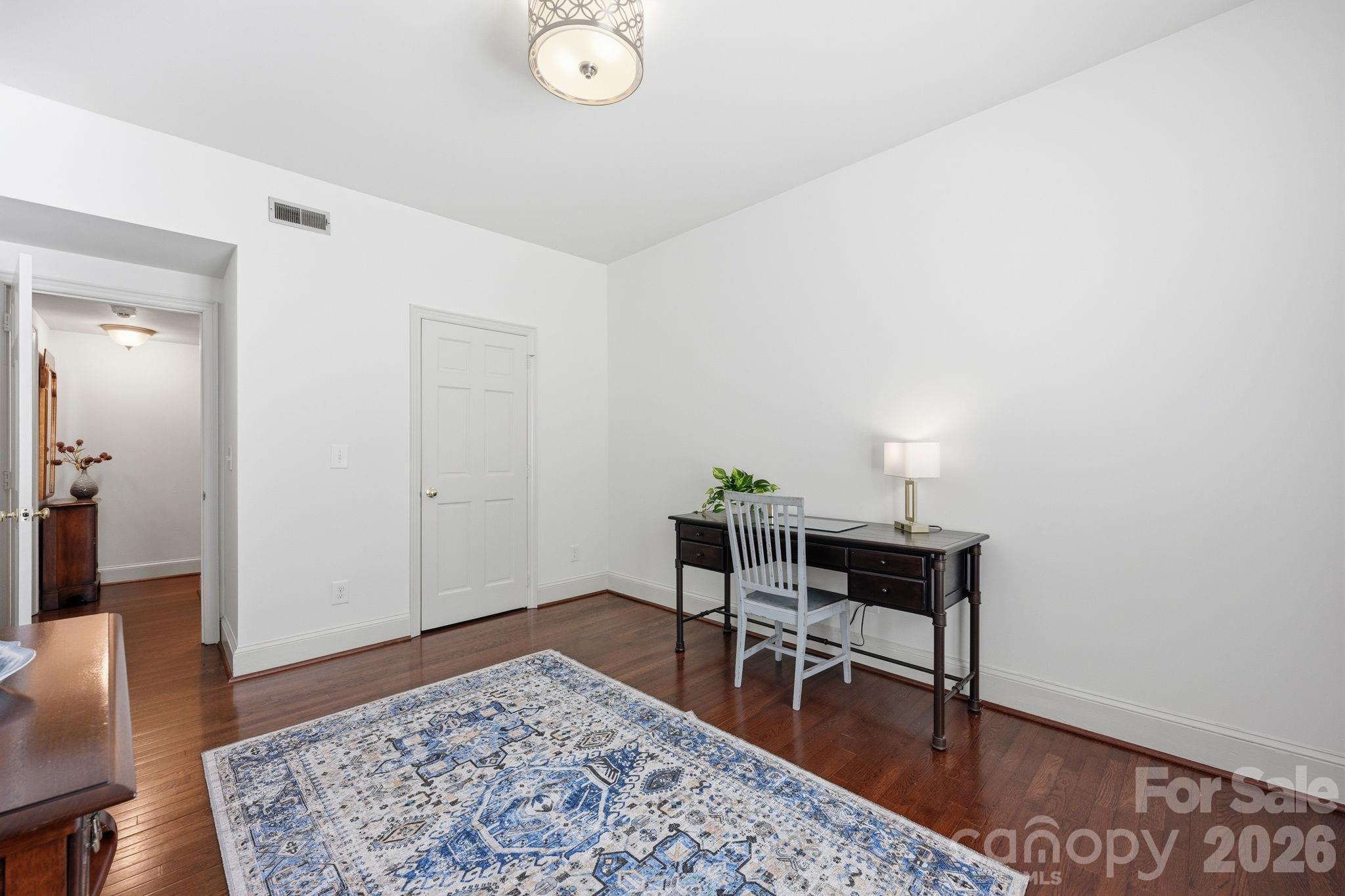 2440 Selwyn Avenue Unit: B
