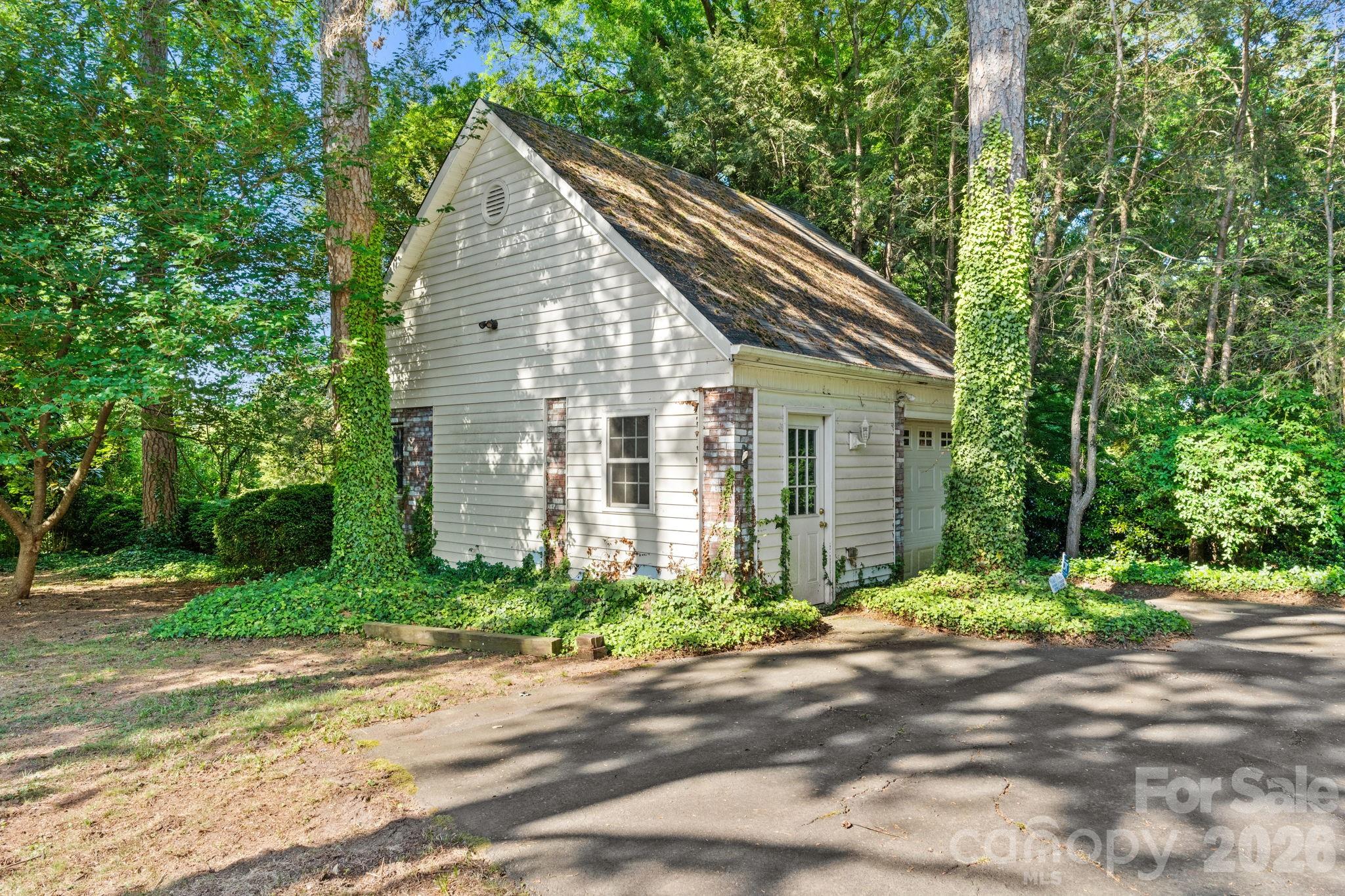 2928 Windsor Road