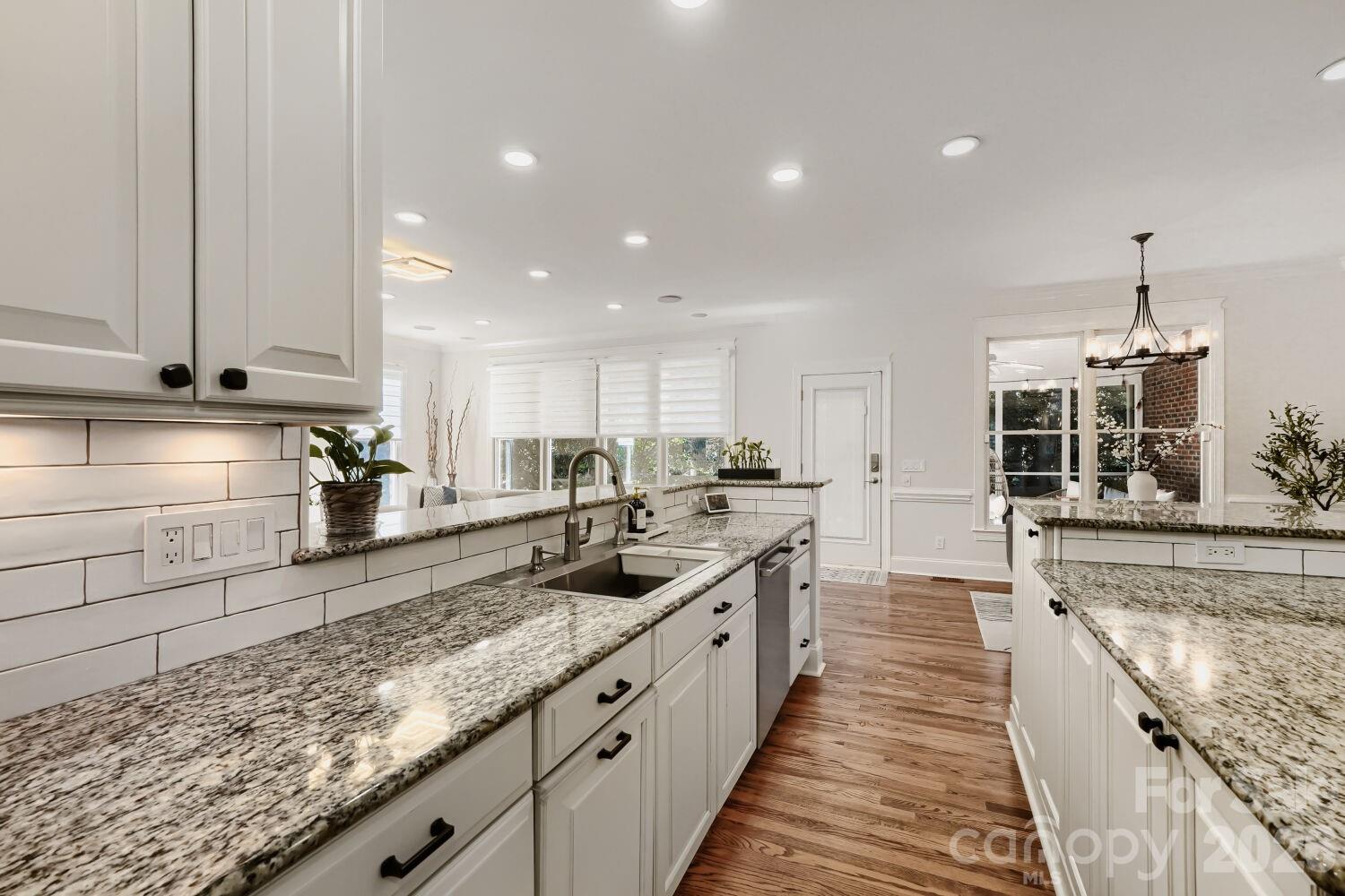 6605 Saunton Court