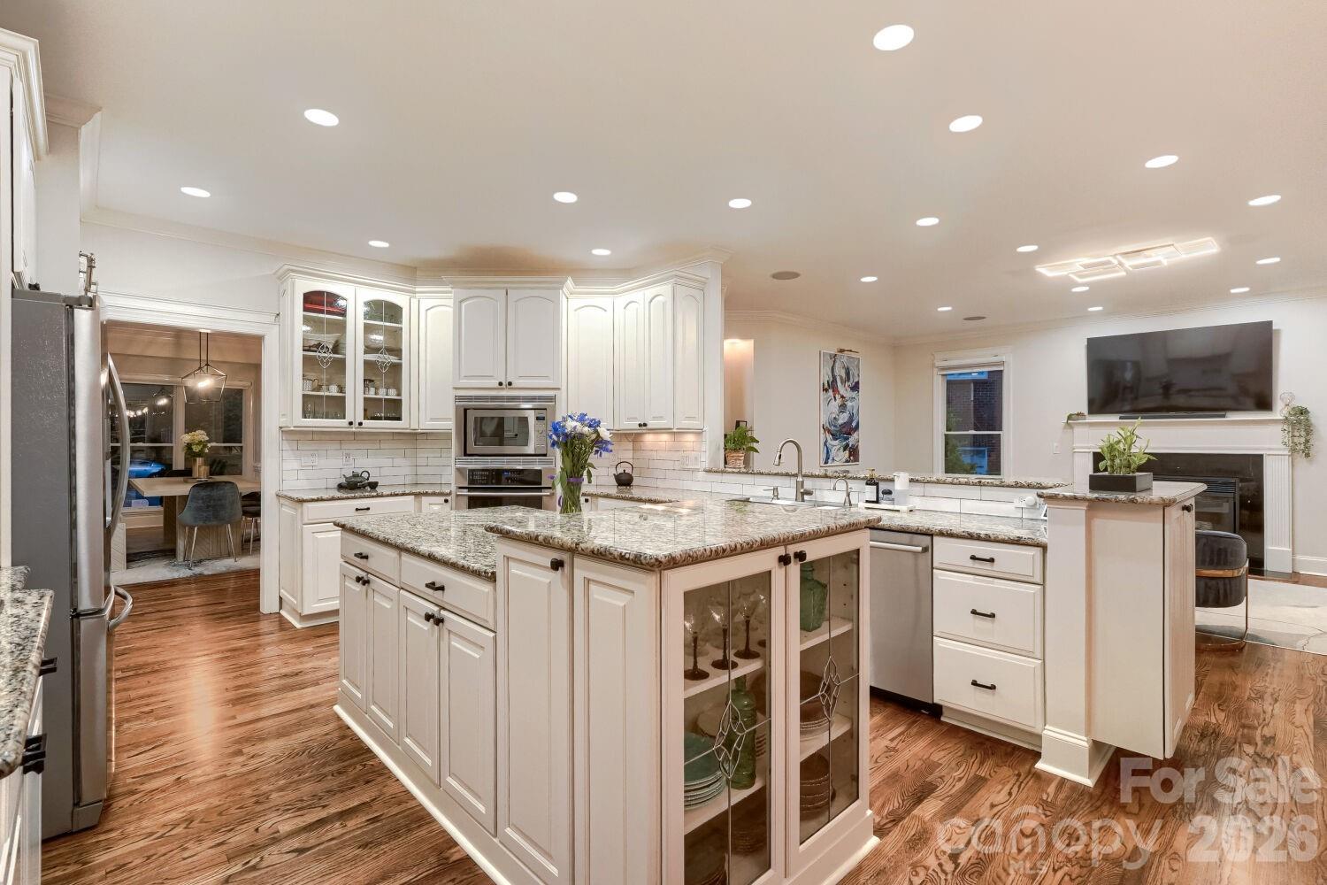 6605 Saunton Court