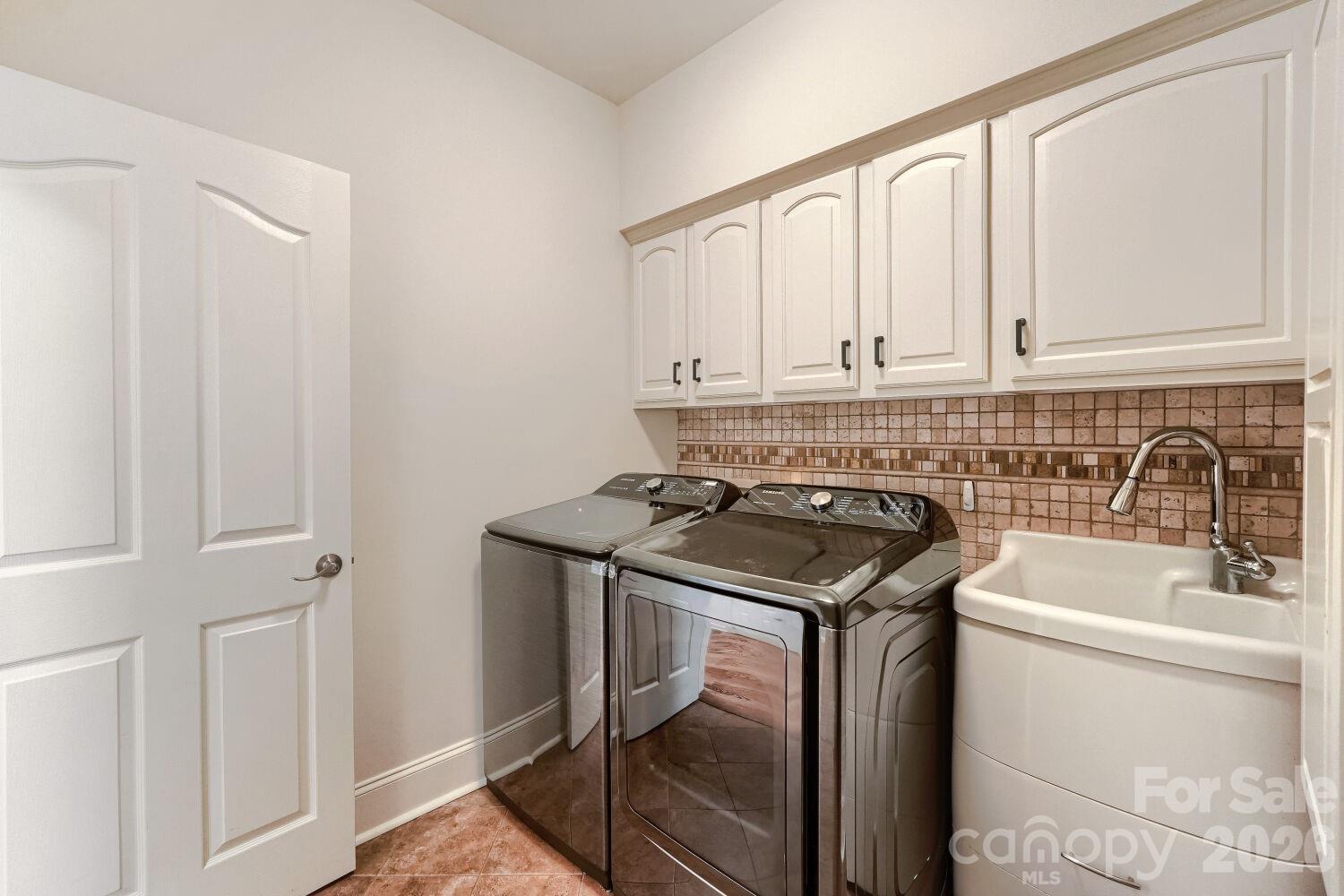 6605 Saunton Court