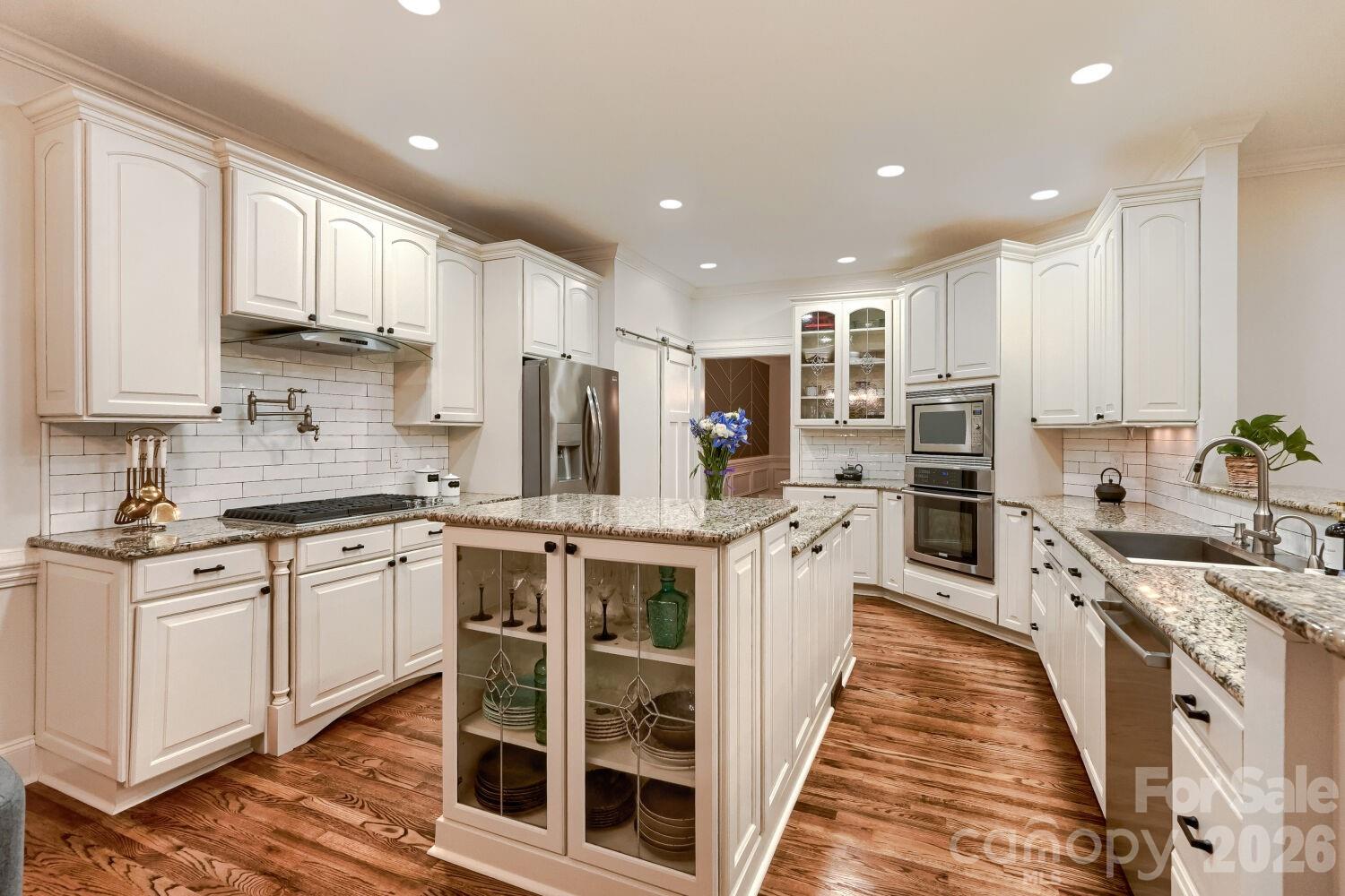 6605 Saunton Court