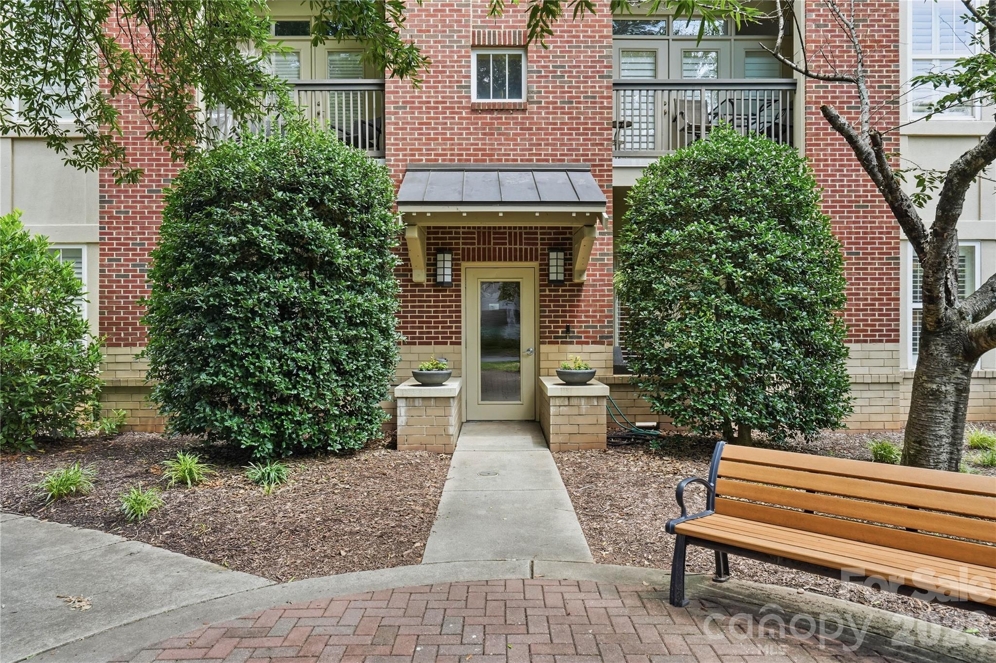 2946 Selwyn Avenue Unit: 112