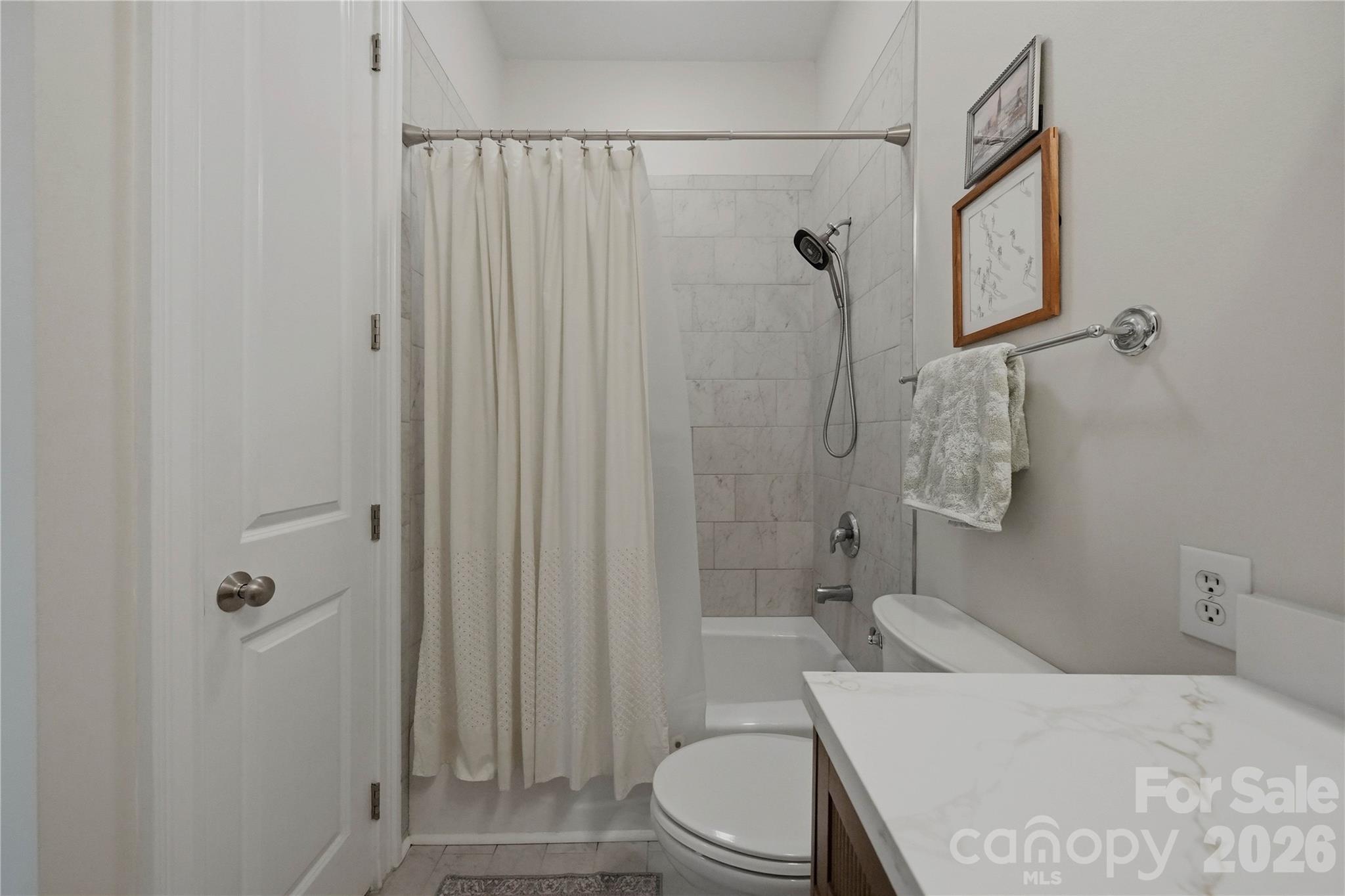2946 Selwyn Avenue Unit: 112