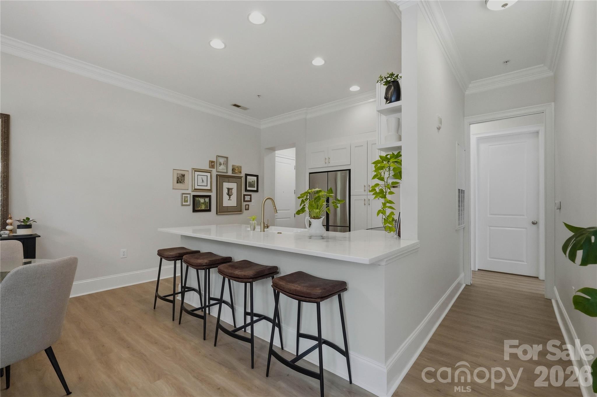 2946 Selwyn Avenue Unit: 112