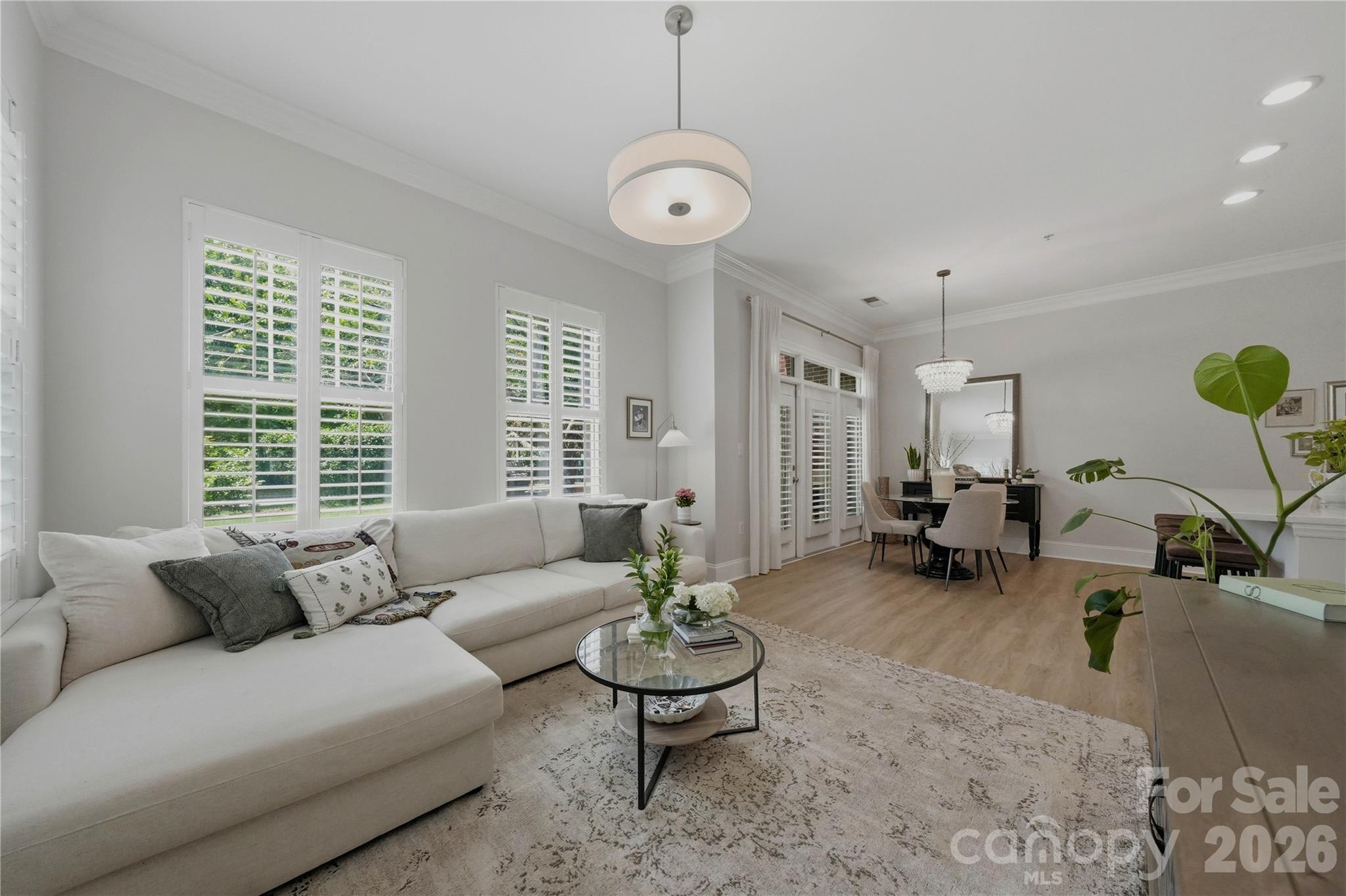 2946 Selwyn Avenue Unit: 112