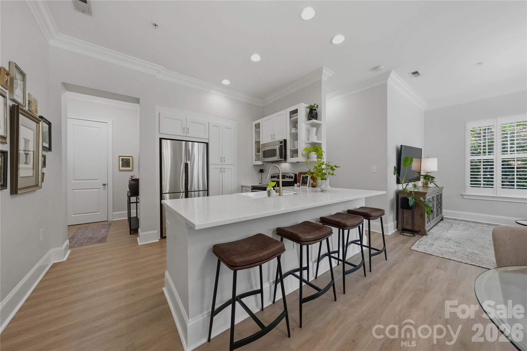 2946 Selwyn Avenue Unit: 112