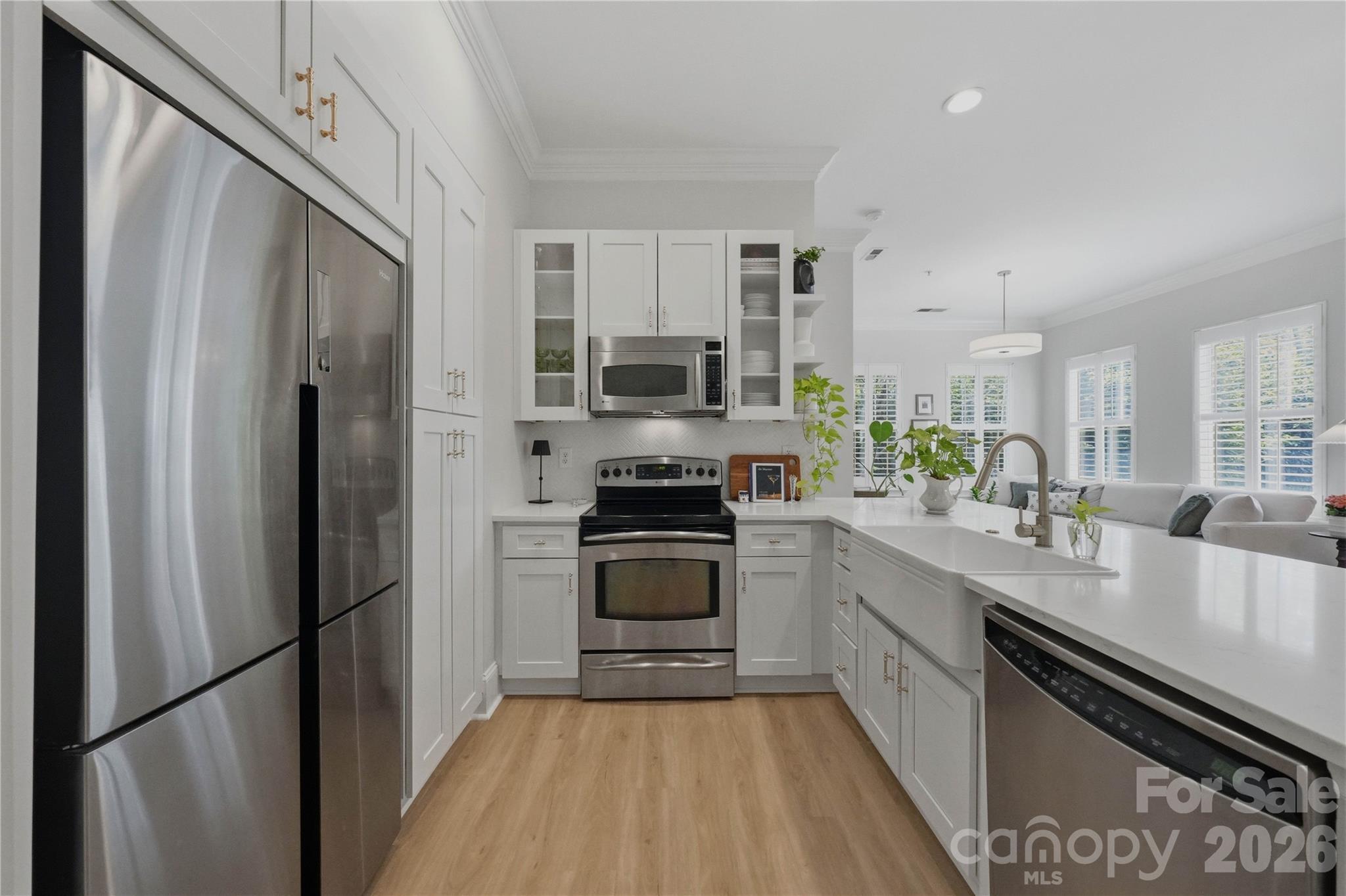 2946 Selwyn Avenue Unit: 112