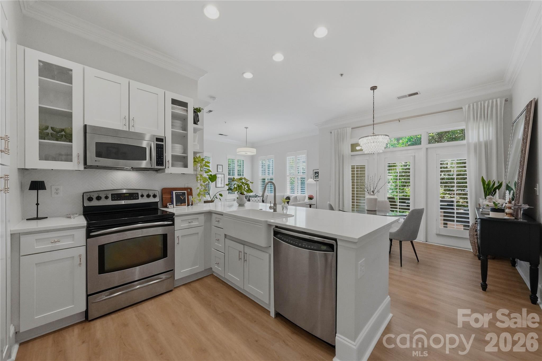 2946 Selwyn Avenue Unit: 112