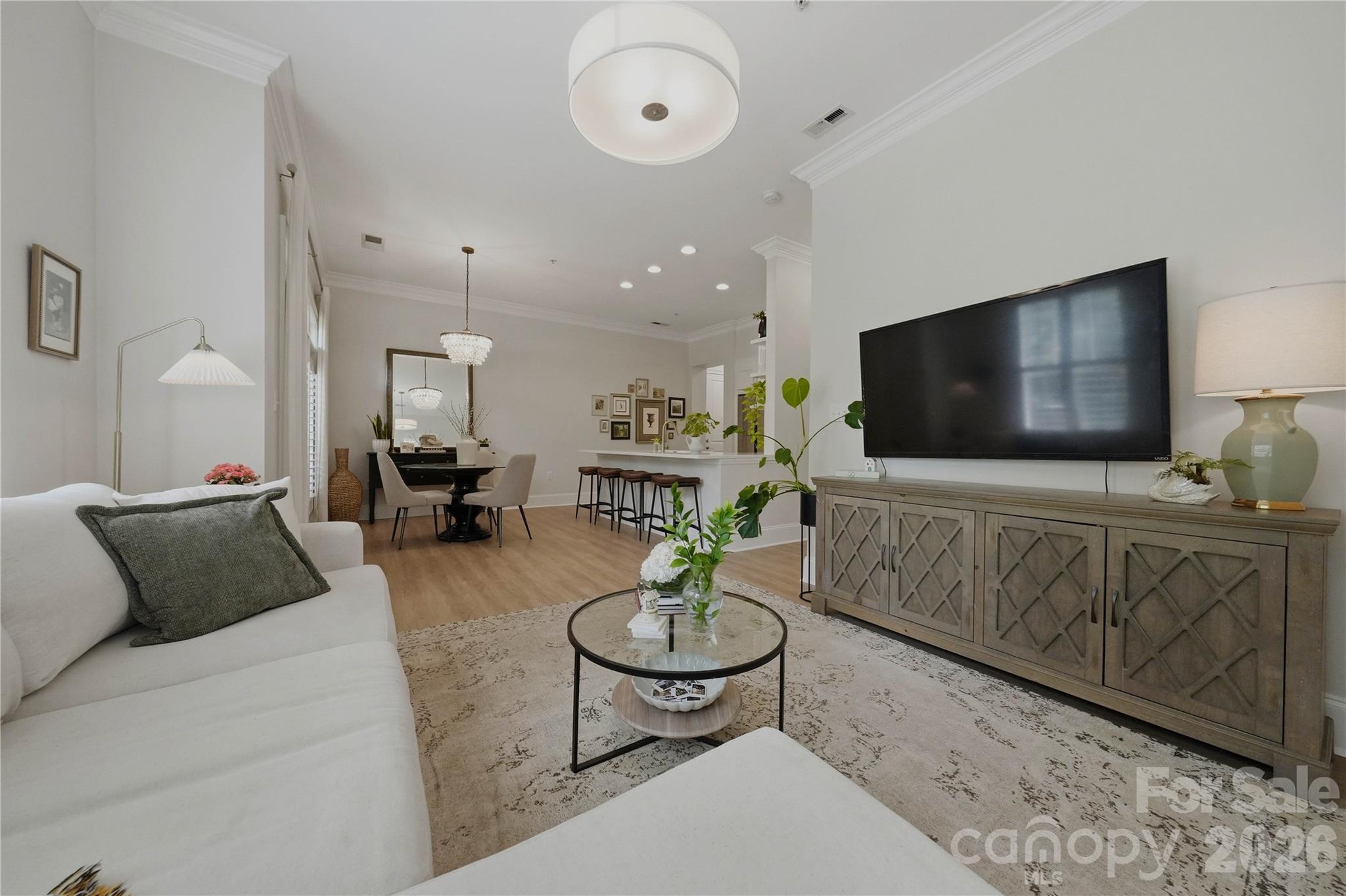 2946 Selwyn Avenue Unit: 112