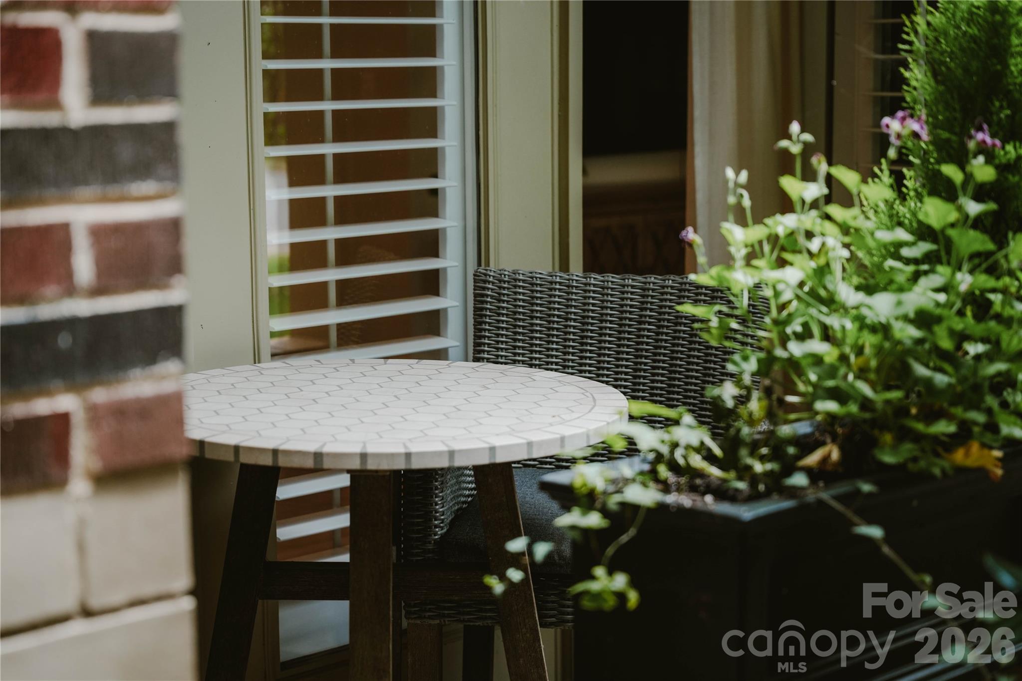 2946 Selwyn Avenue Unit: 112