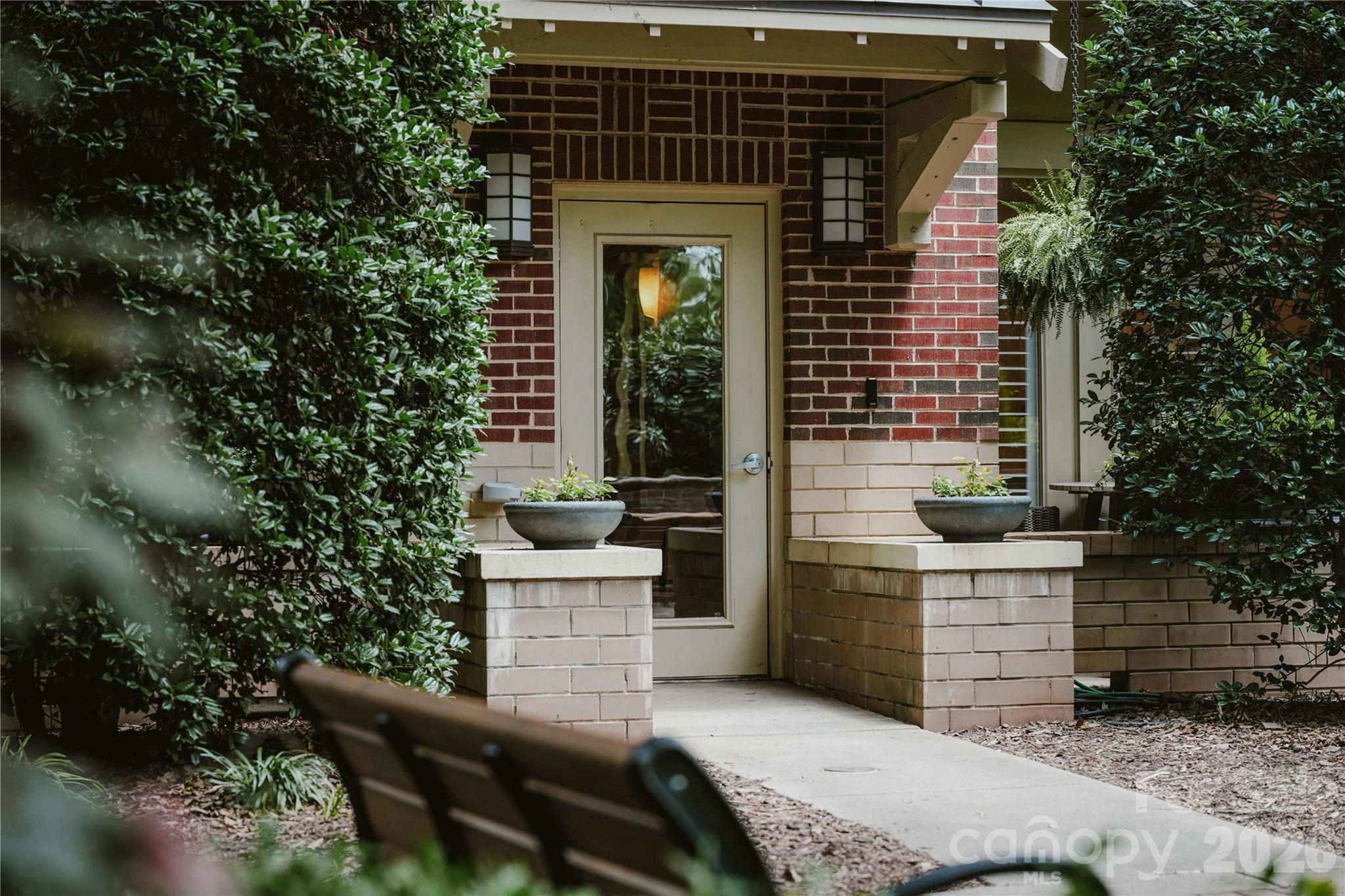 2946 Selwyn Avenue Unit: 112