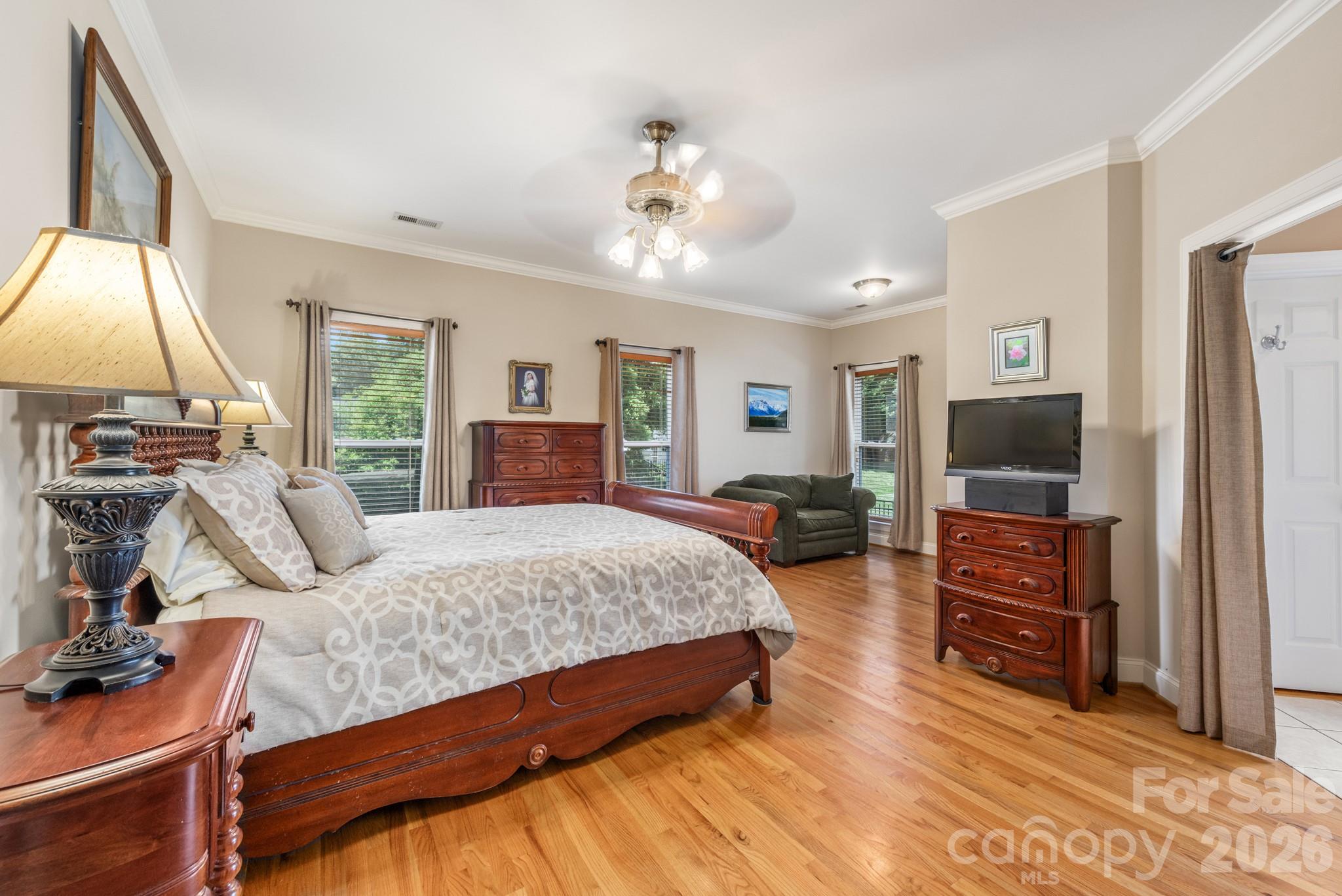 7032 Kidwelly Lane