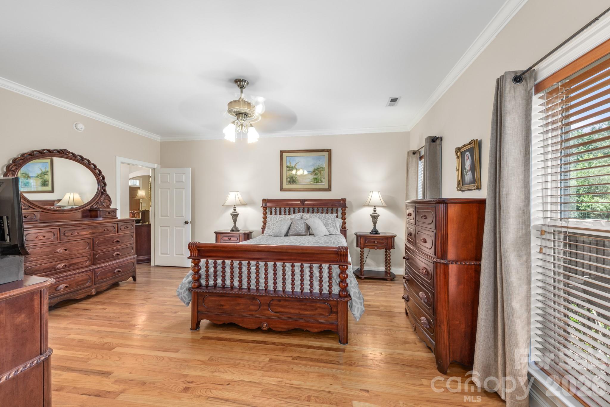 7032 Kidwelly Lane