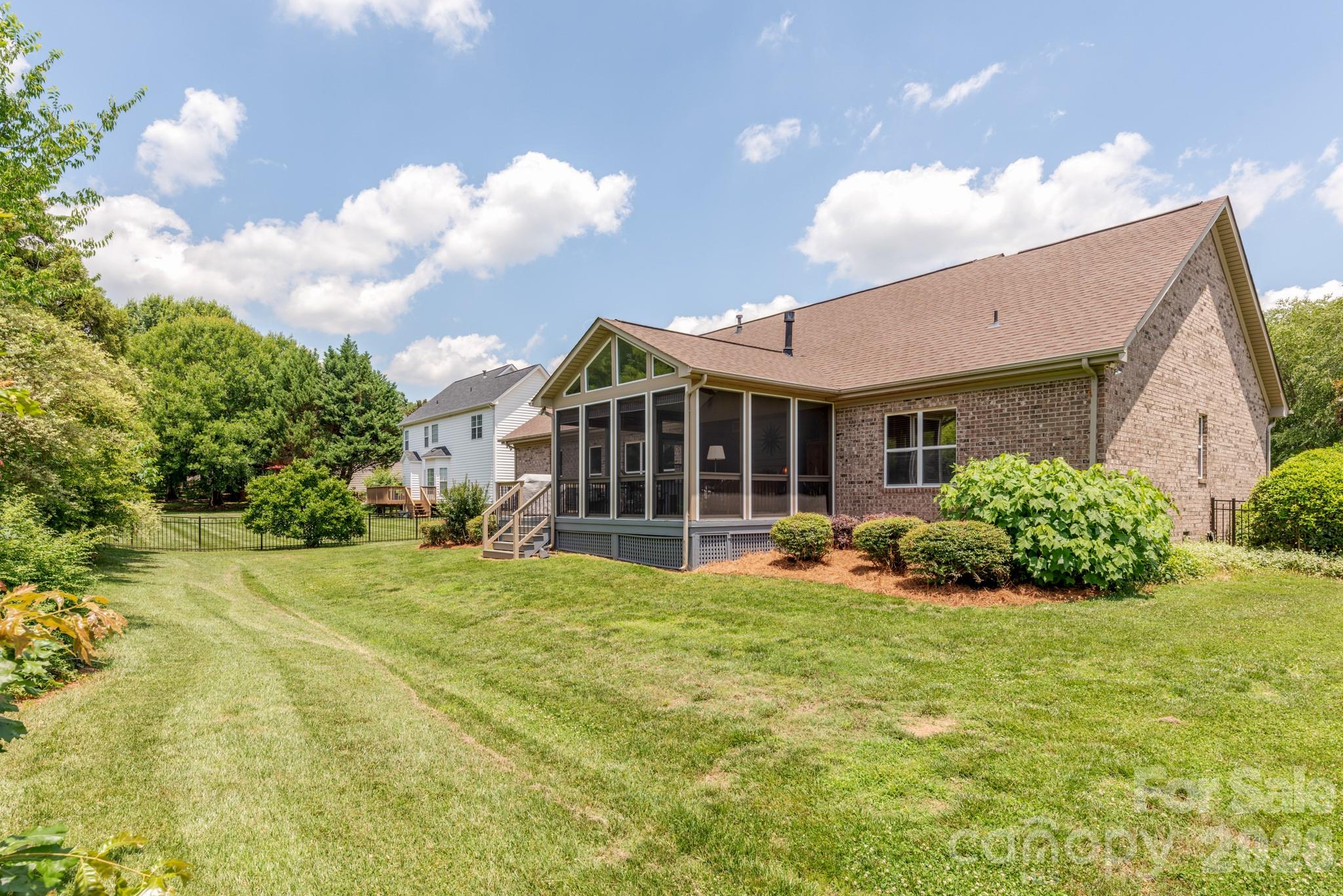 7032 Kidwelly Lane