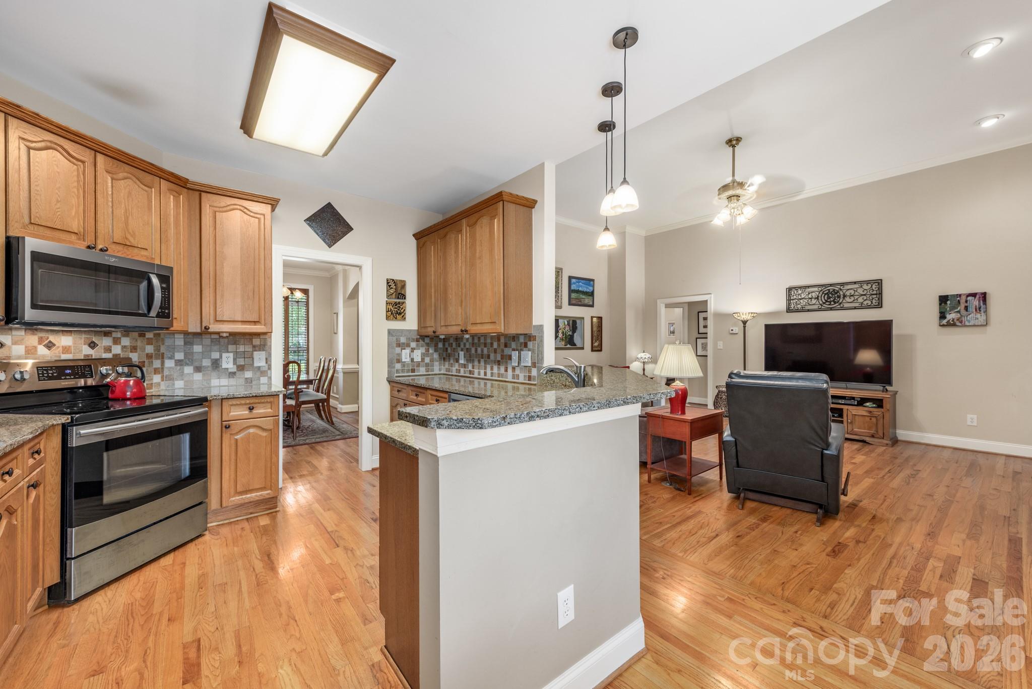 7032 Kidwelly Lane