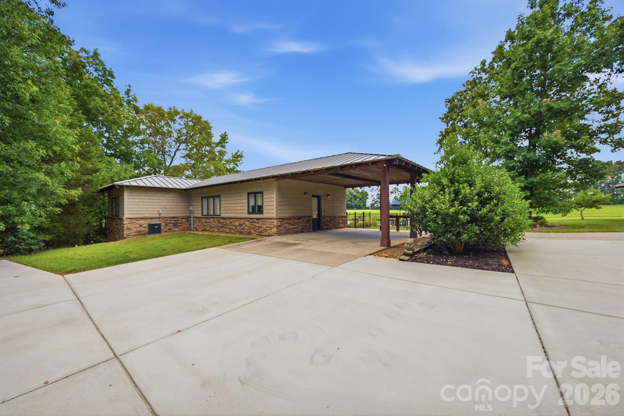 2545 N Rocky River Road