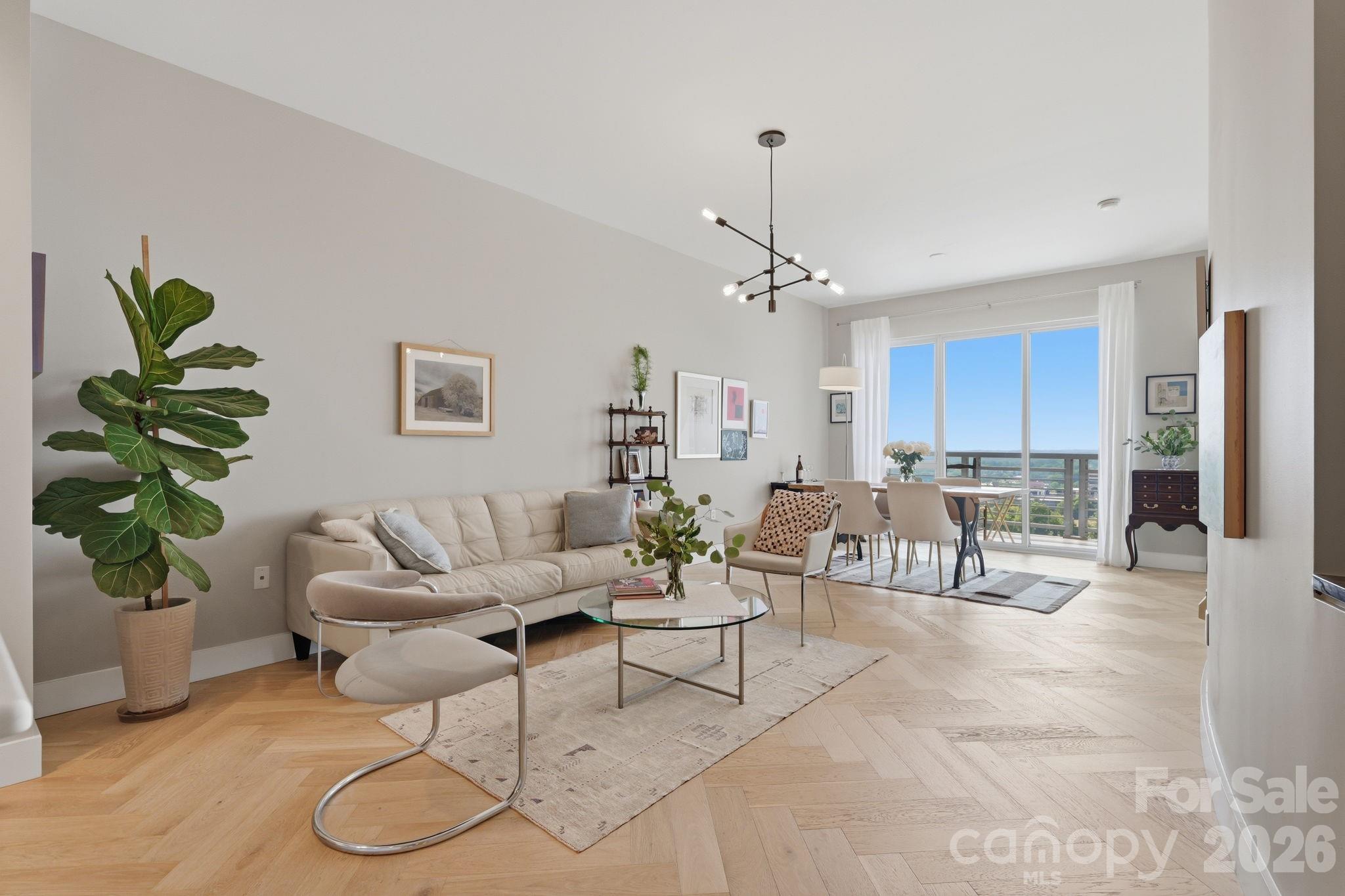 333 W Trade Street Unit: 1306