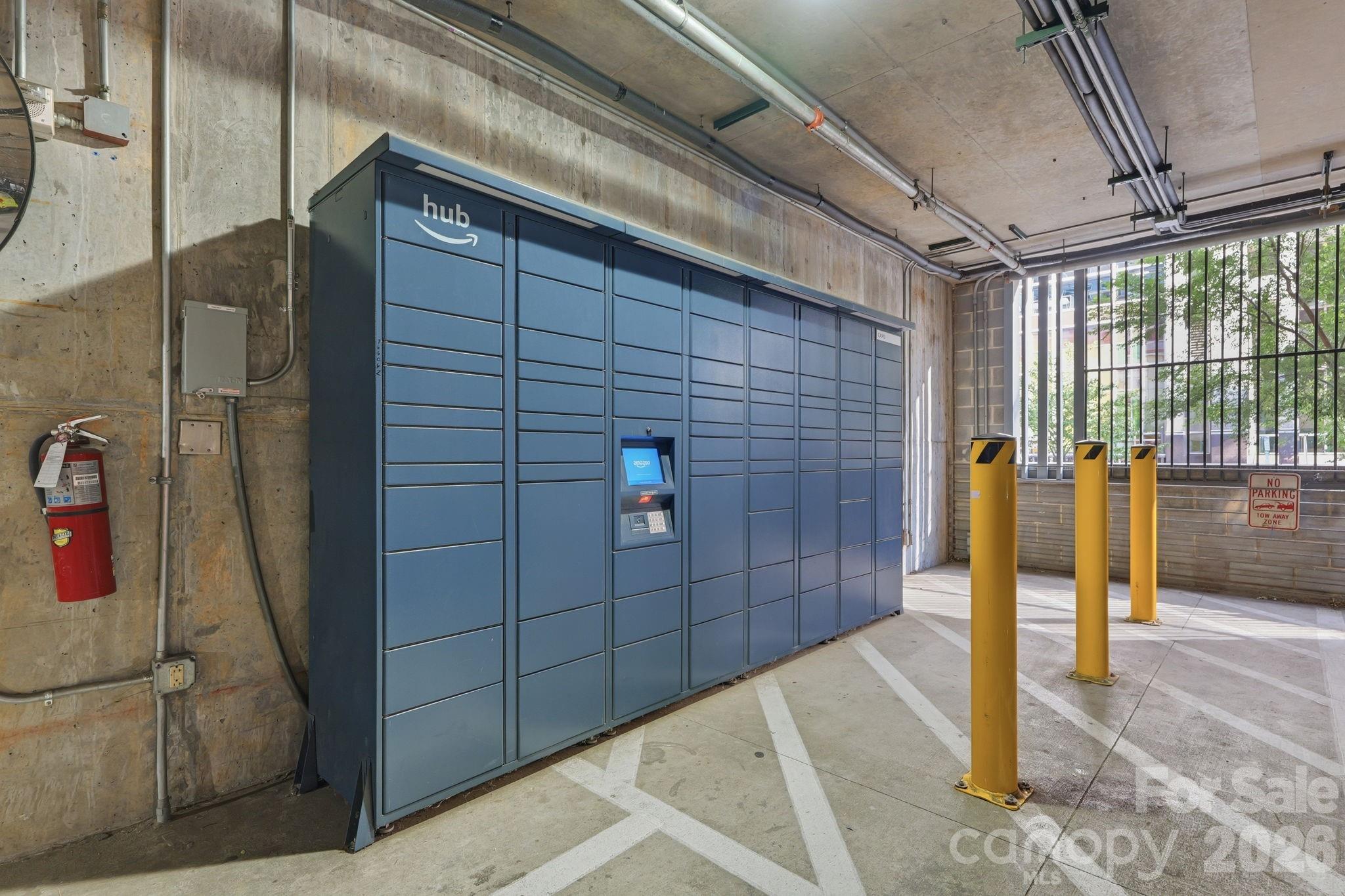 333 W Trade Street Unit: 1306