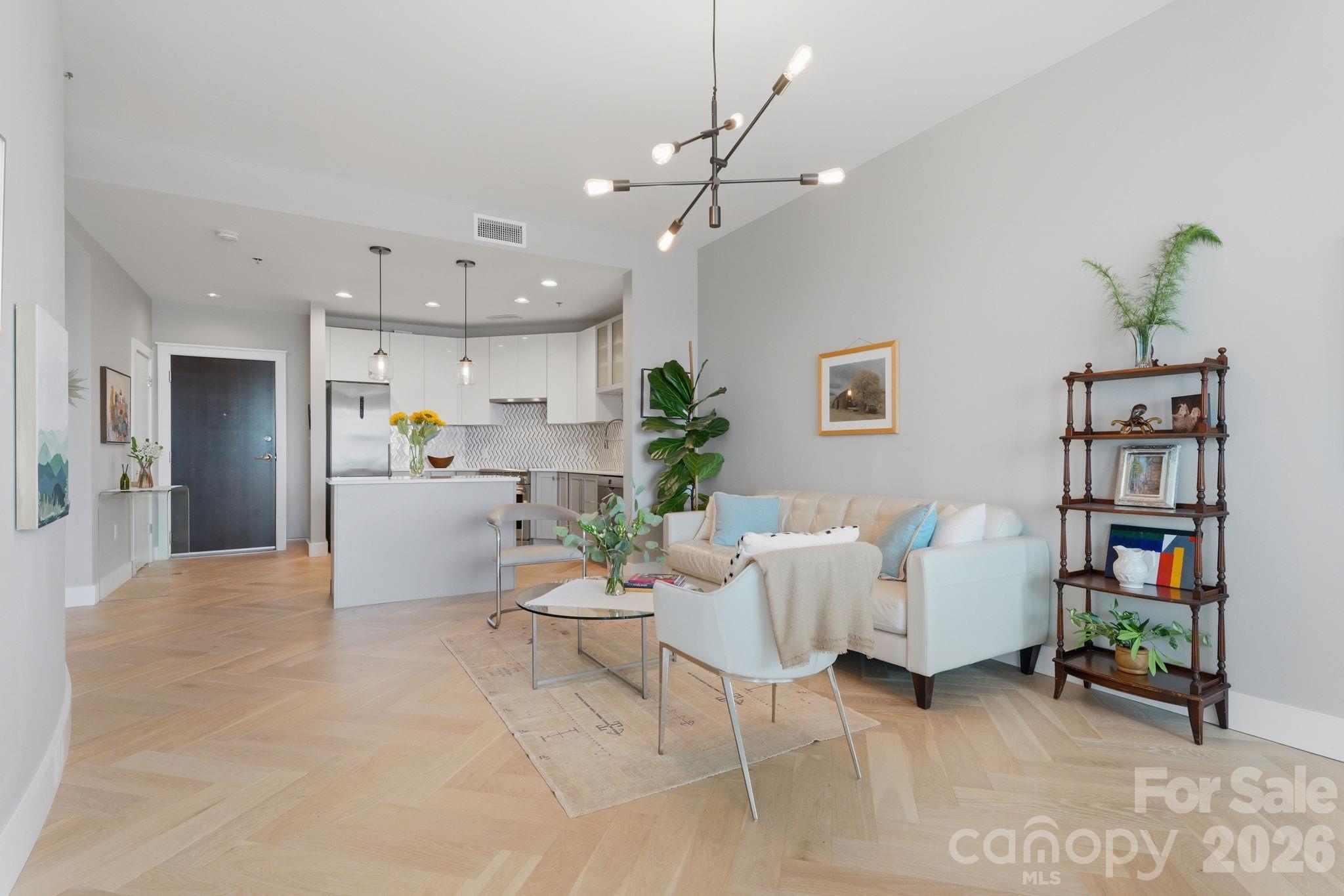 333 W Trade Street Unit: 1306