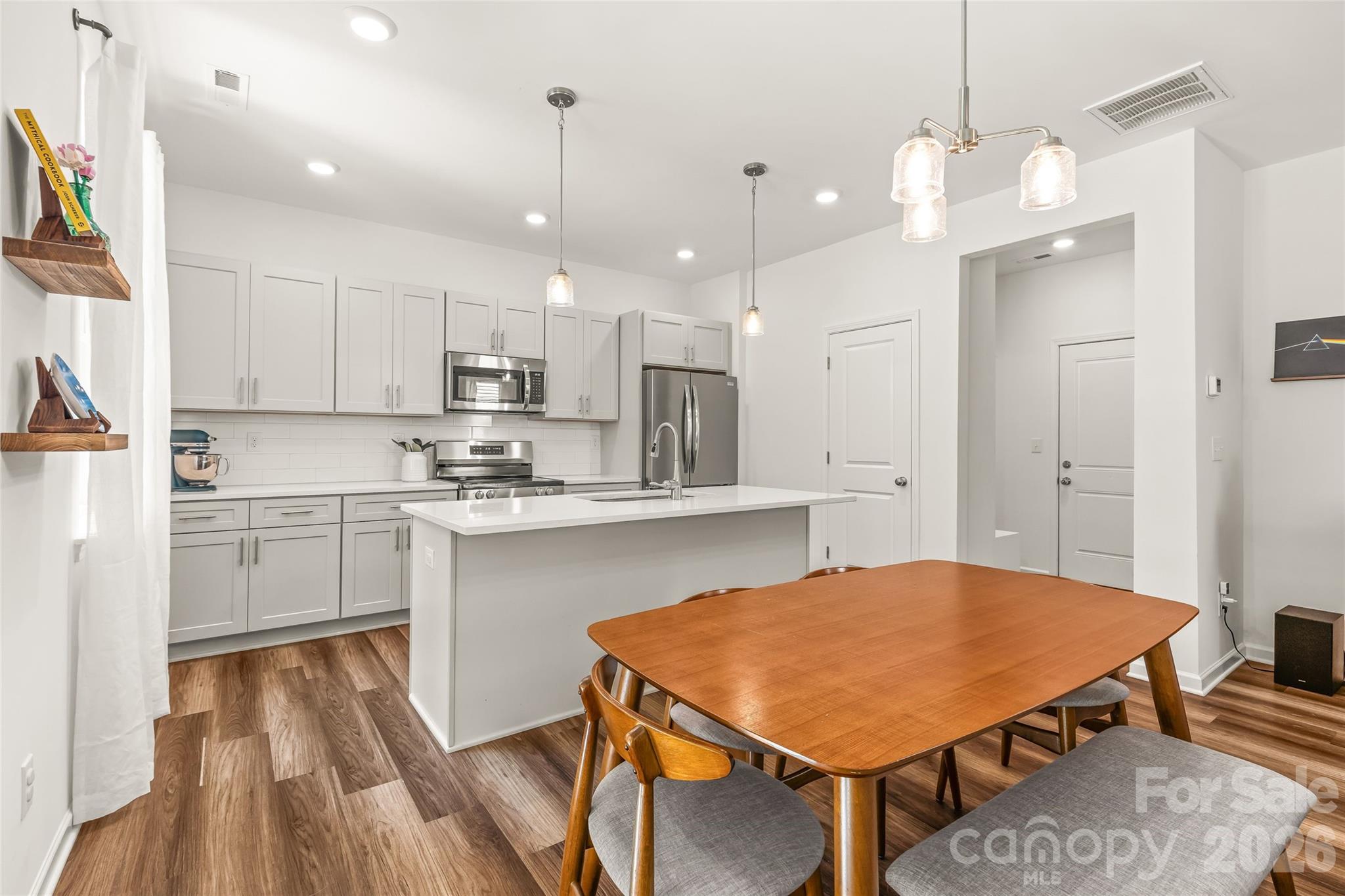 1913 Marlwood Circle